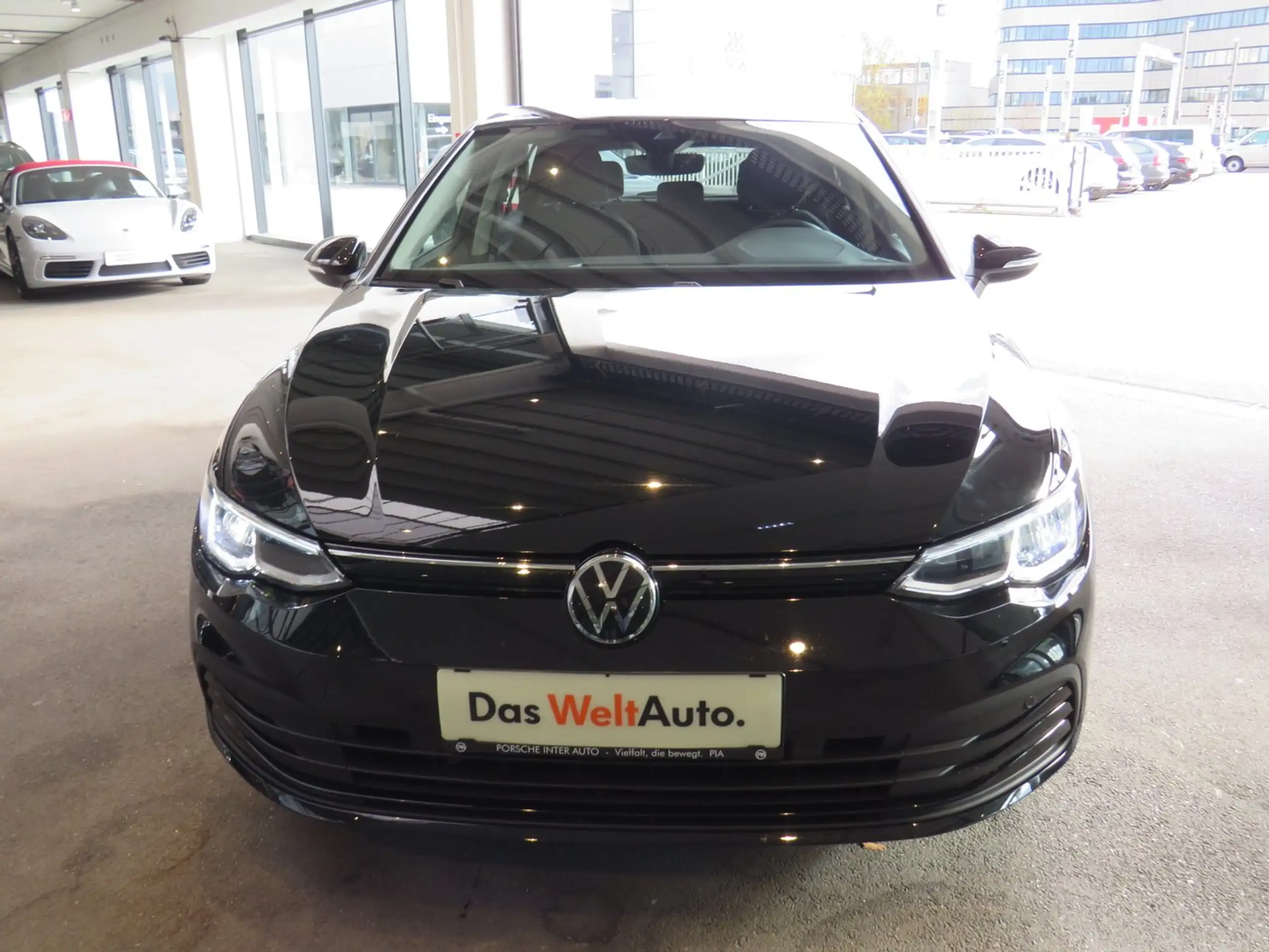 Volkswagen - Golf