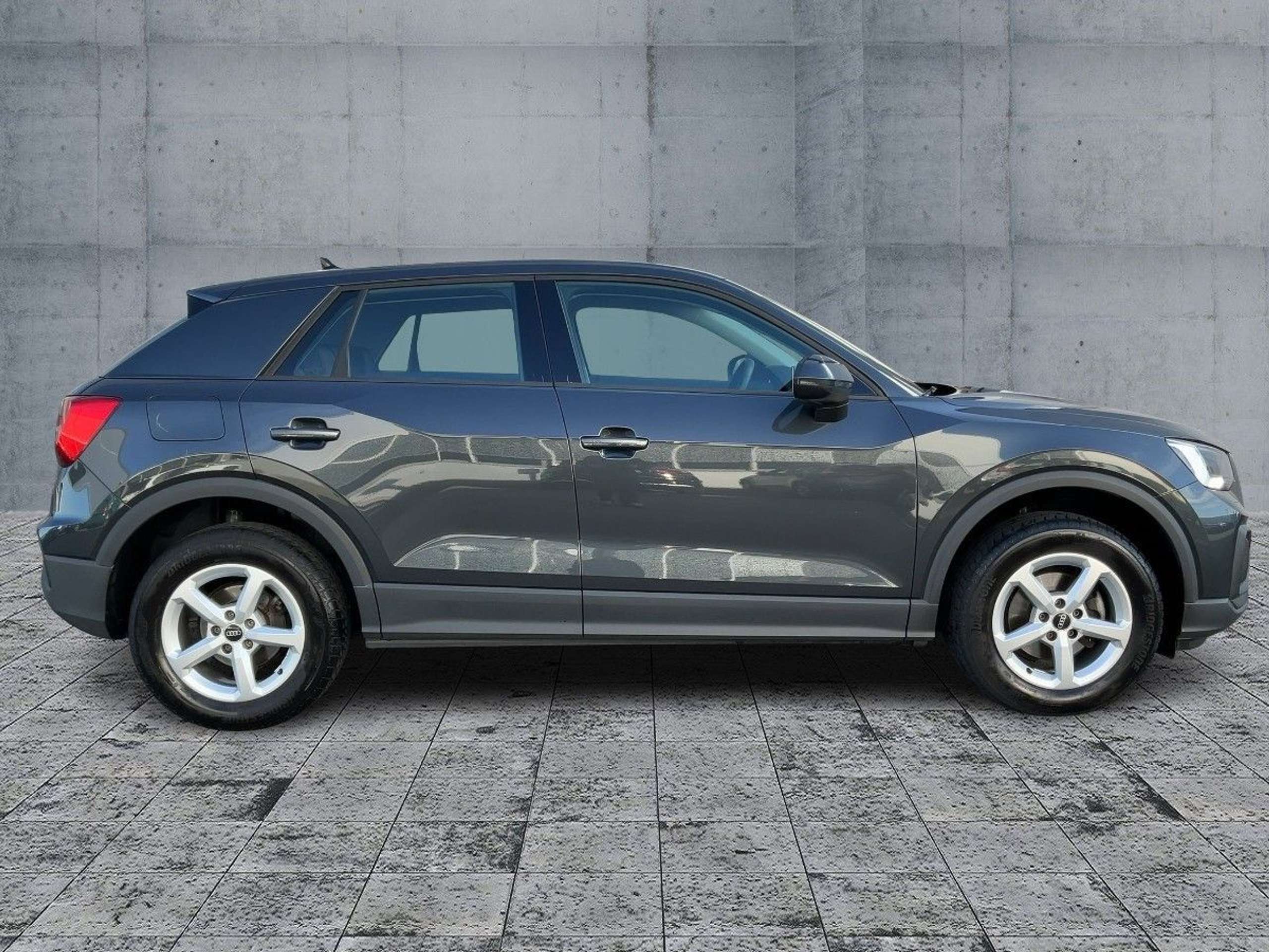 Audi - Q2