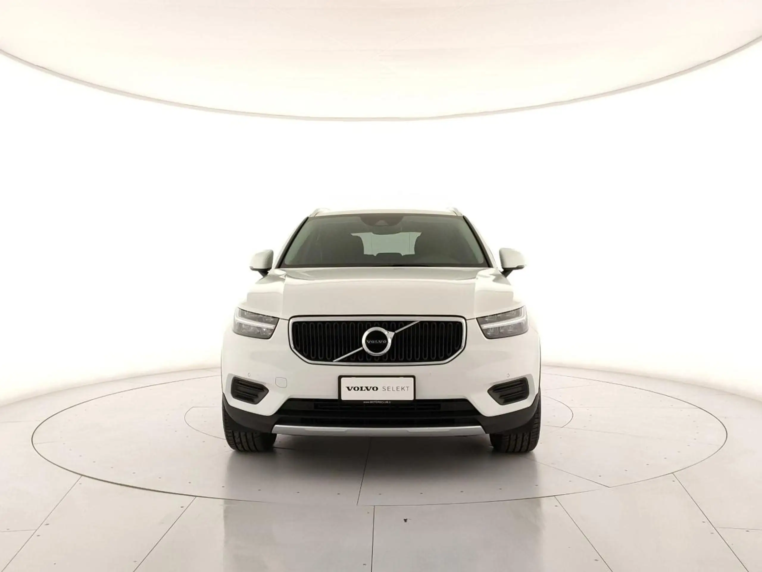 Volvo - XC40