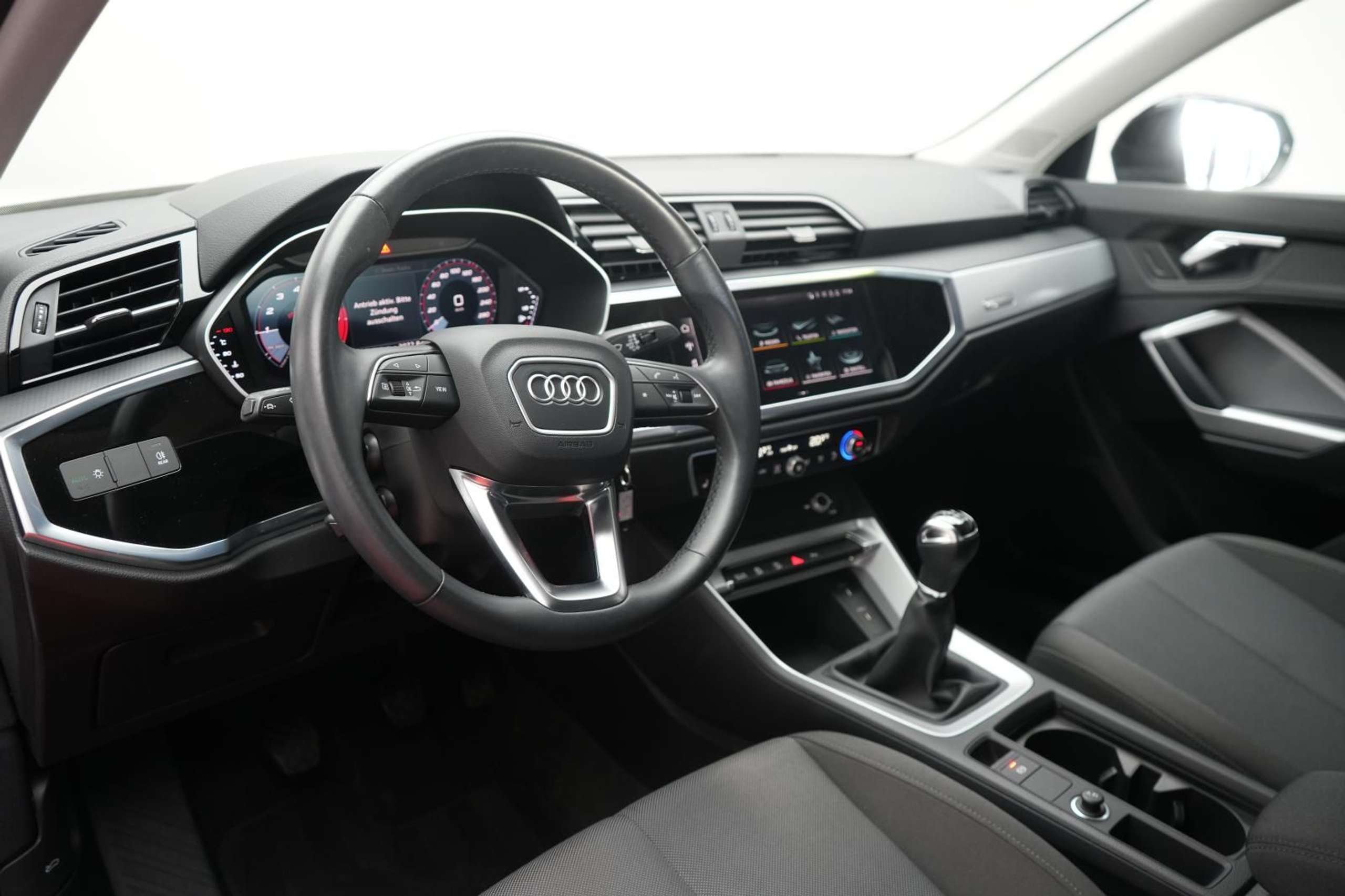 Audi - Q3