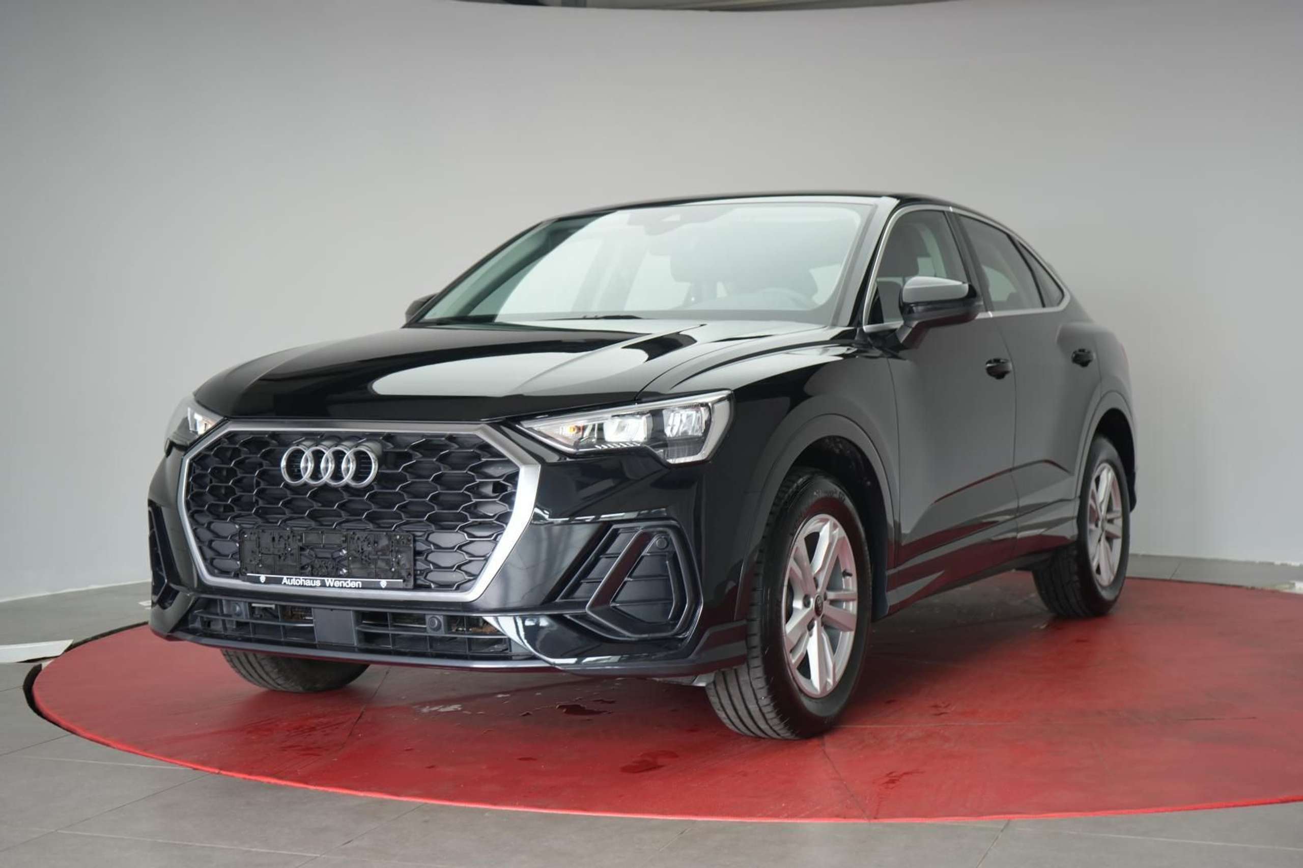 Audi - Q3