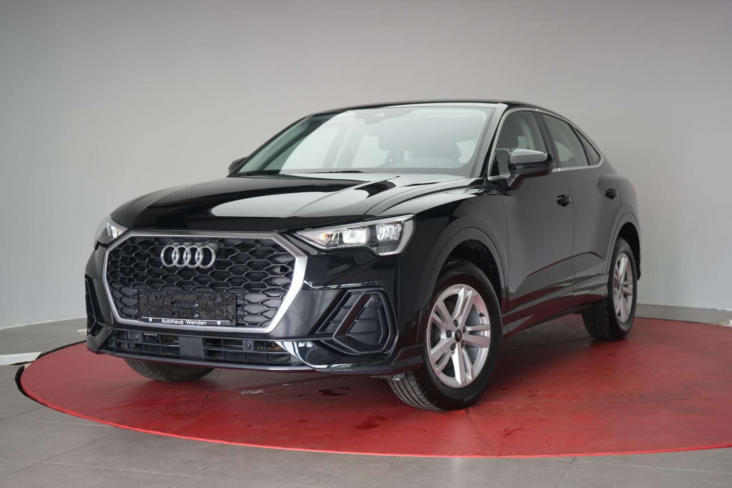 Audi - Q3