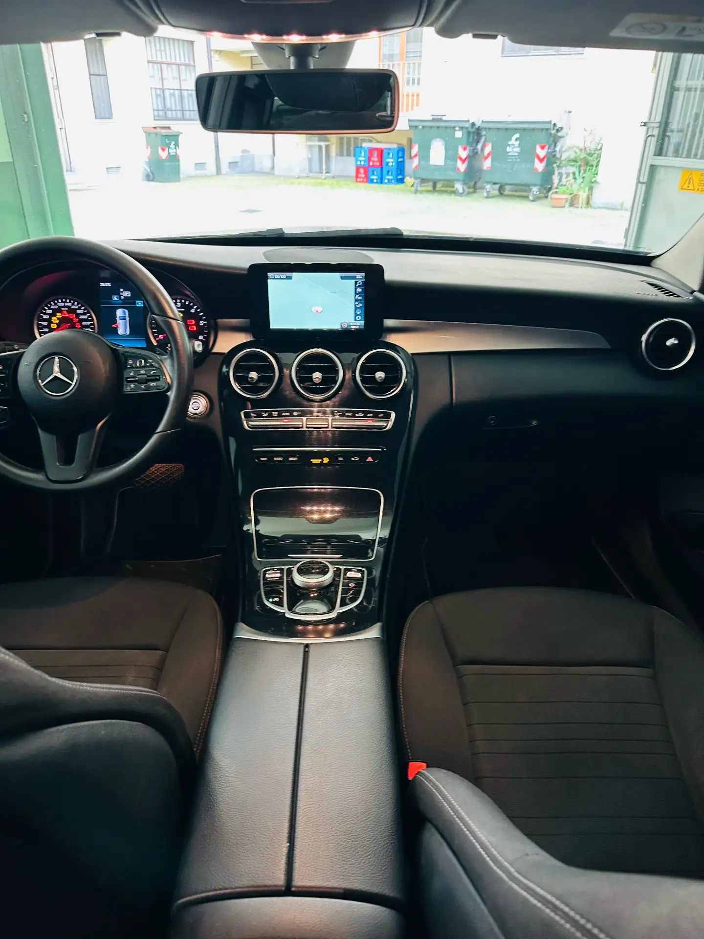 Mercedes-Benz - C 220