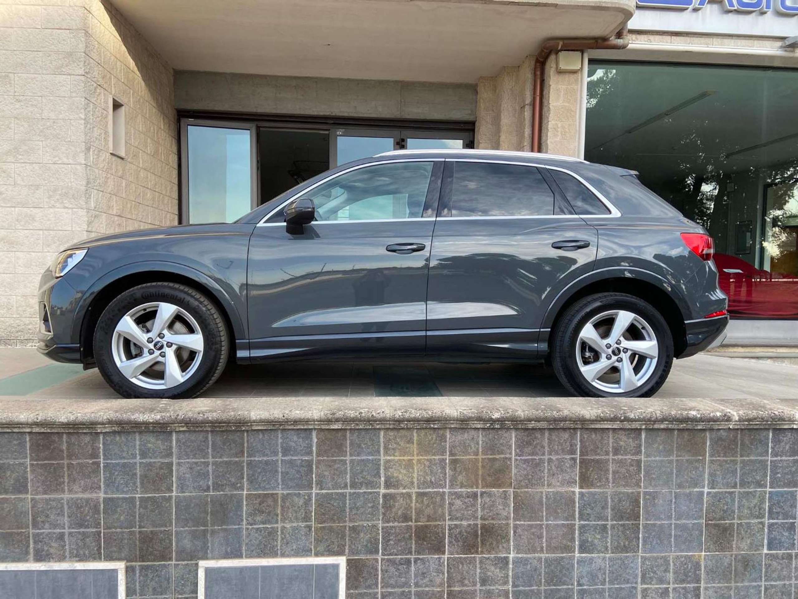 Audi - Q3