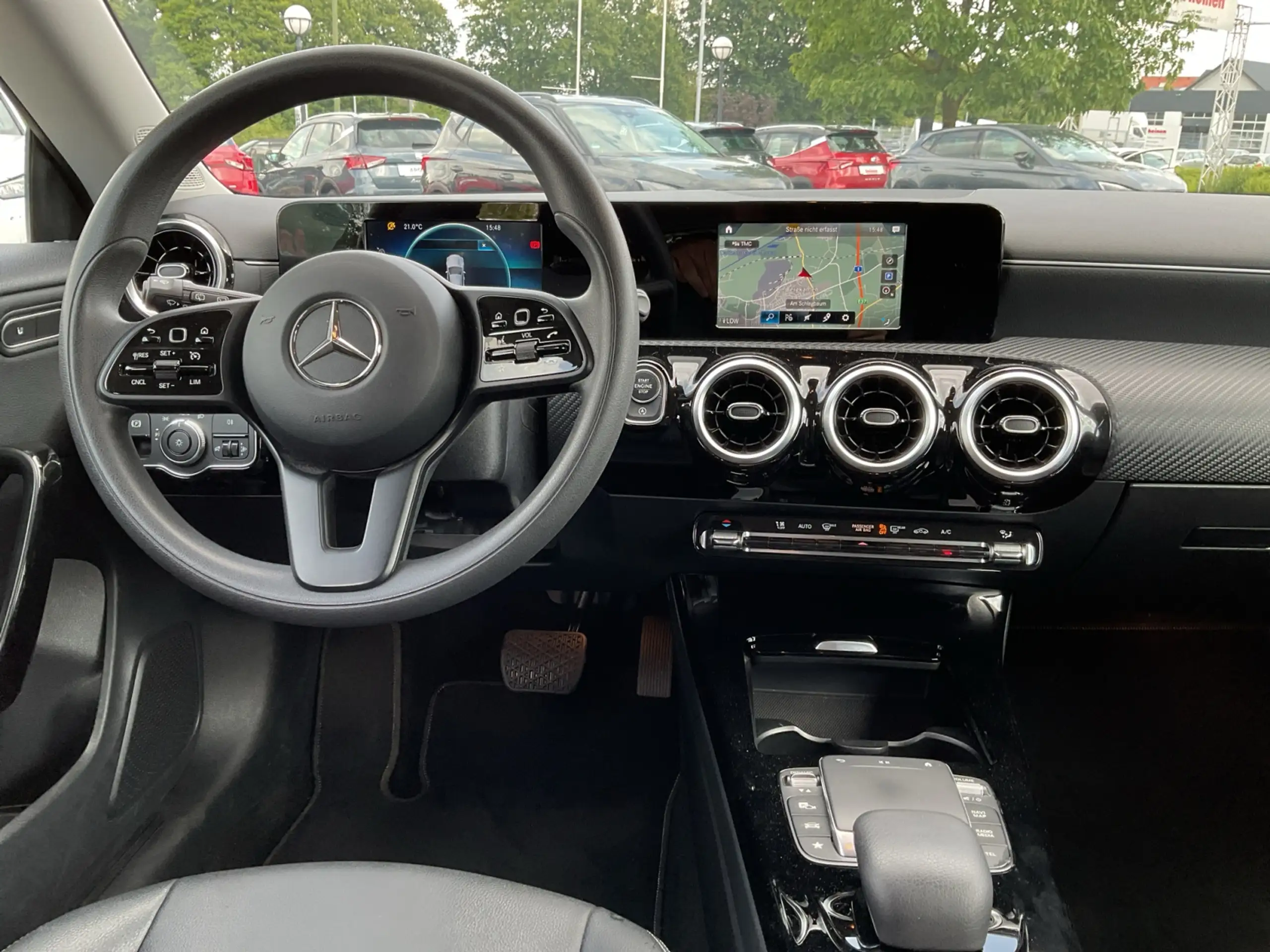 Mercedes-Benz - CLA 180