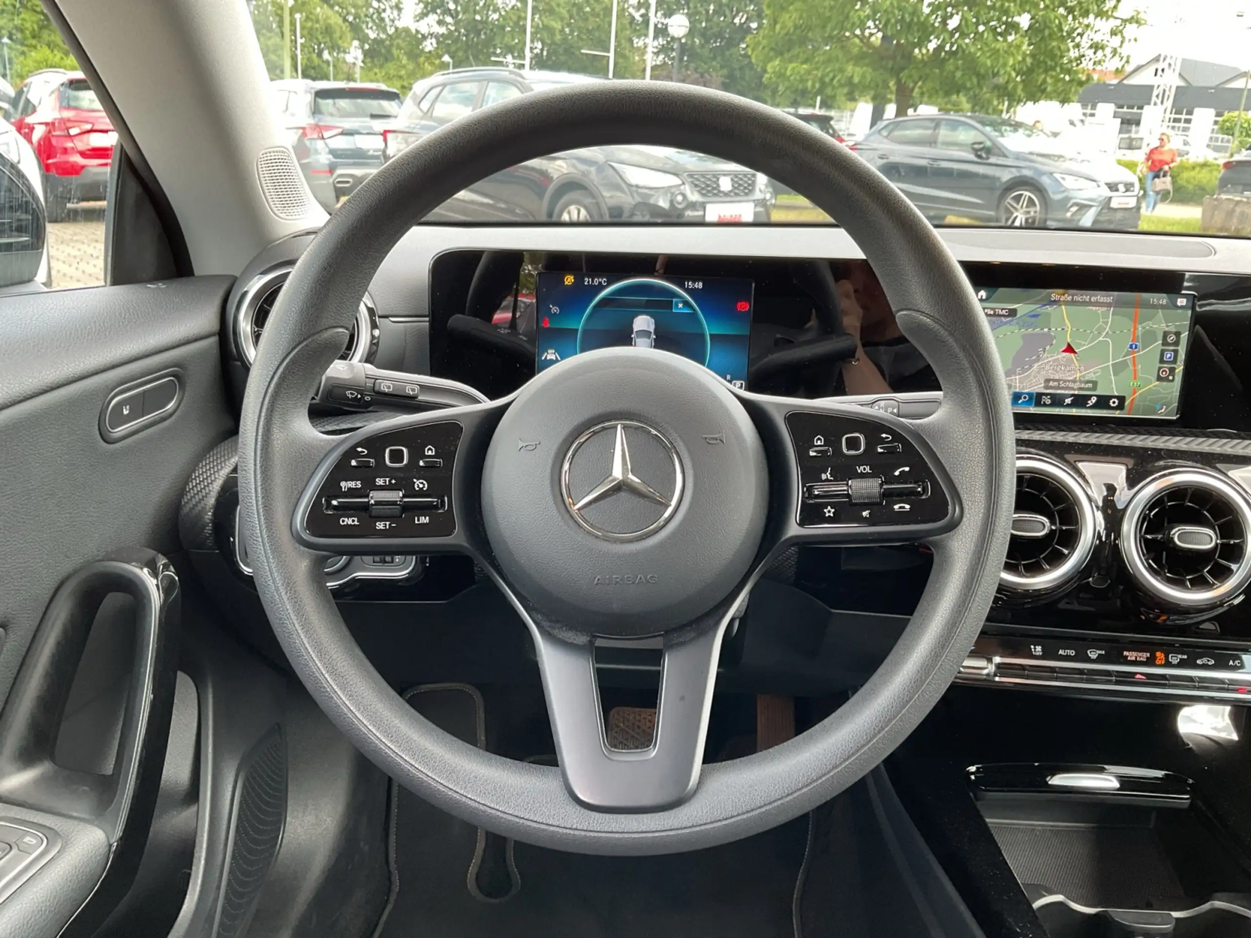 Mercedes-Benz - CLA 180