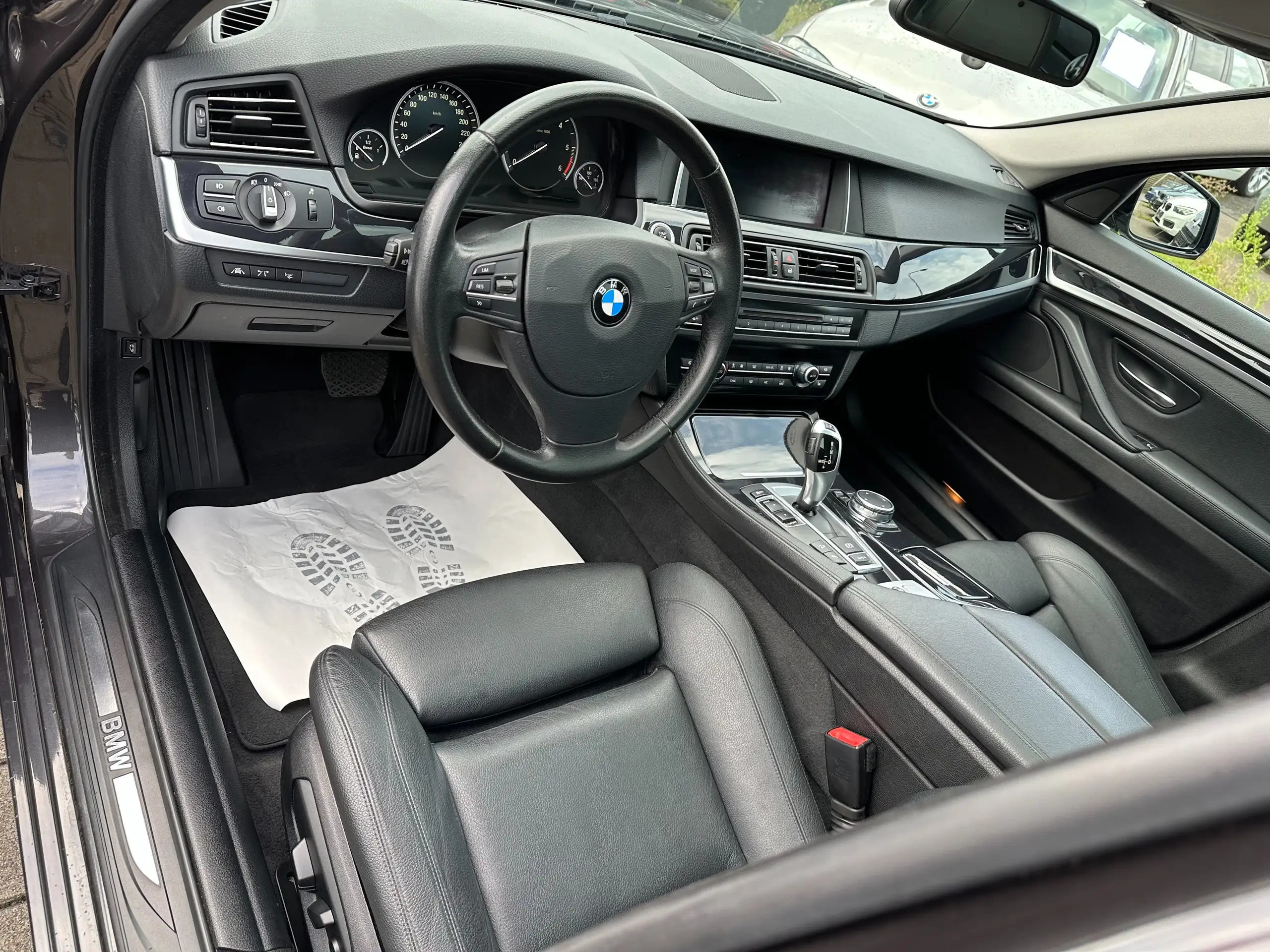 BMW - 525