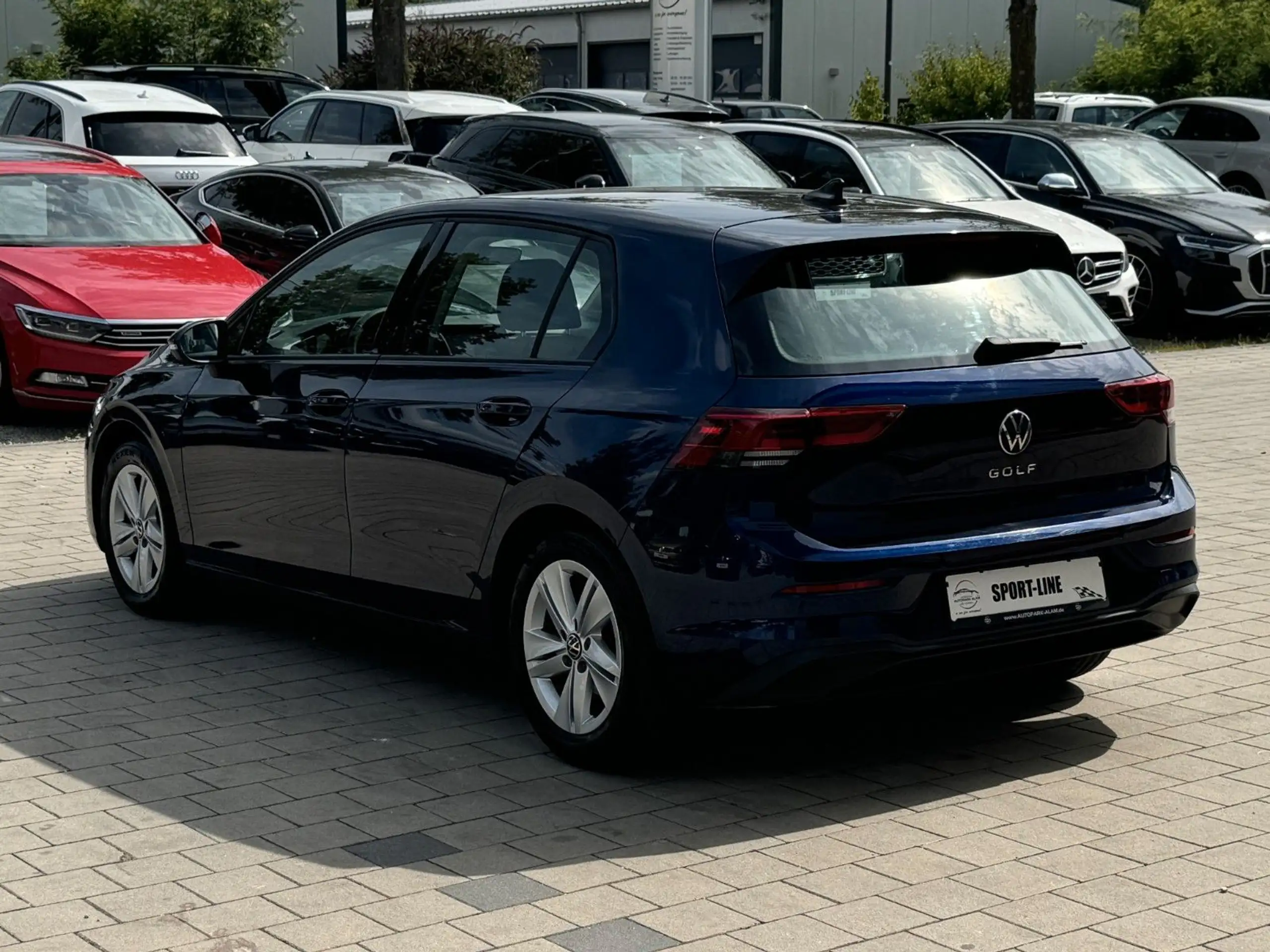 Volkswagen - Golf