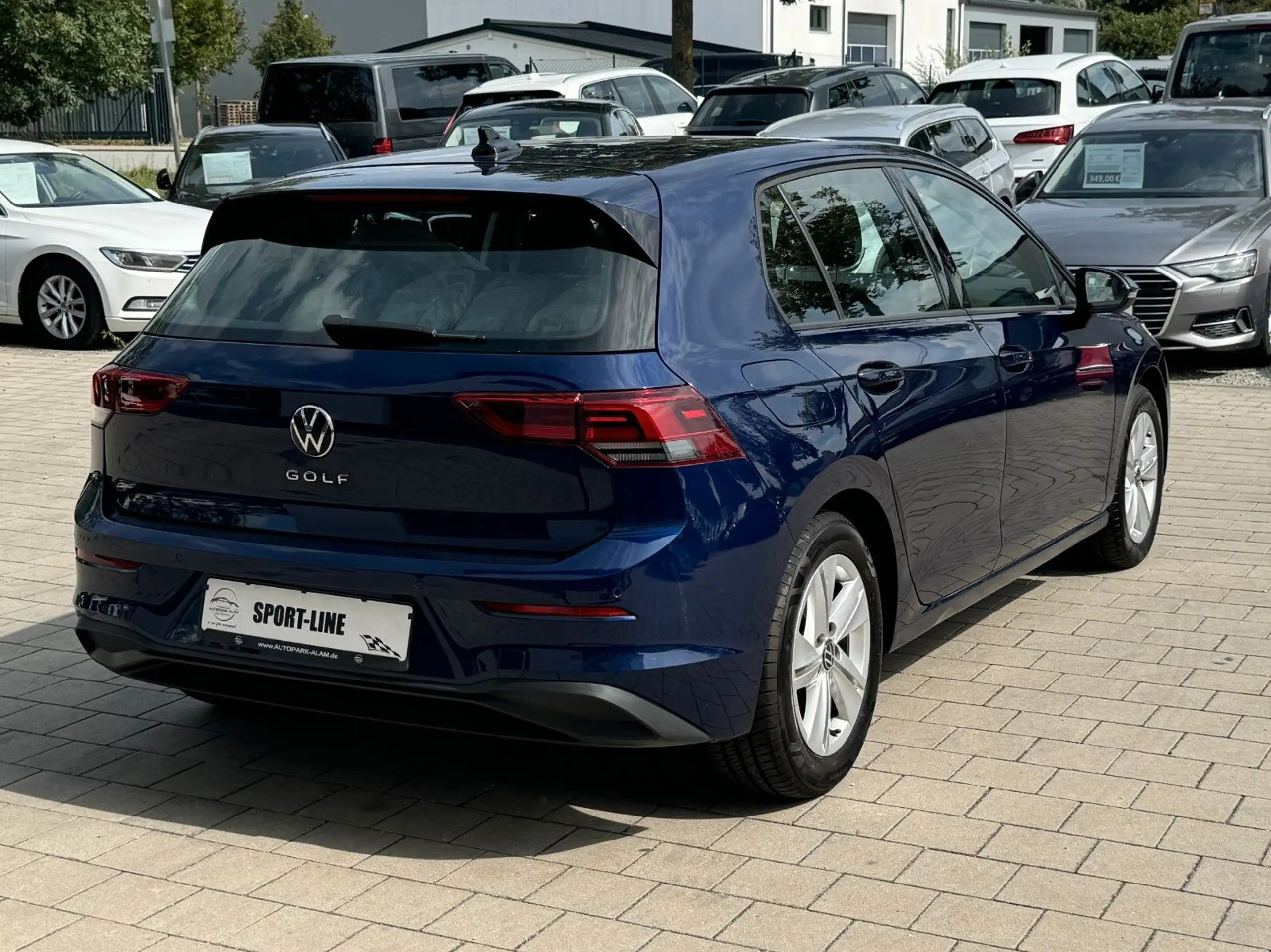 Volkswagen - Golf