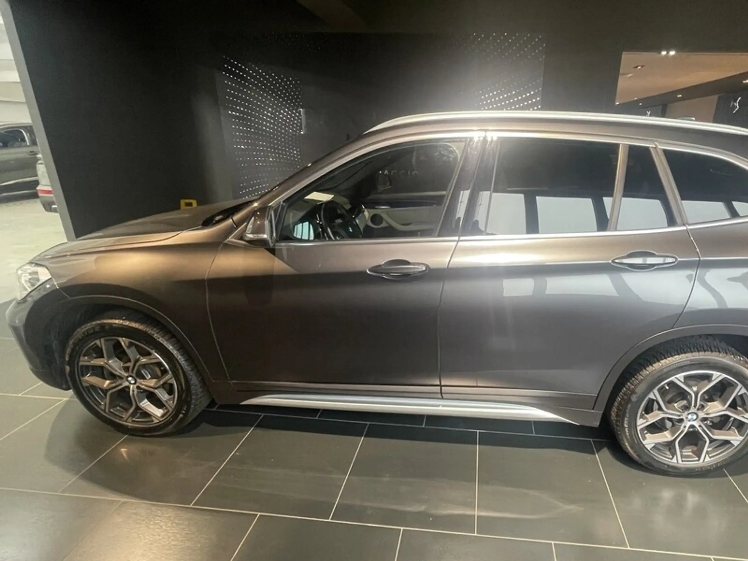 BMW - X1