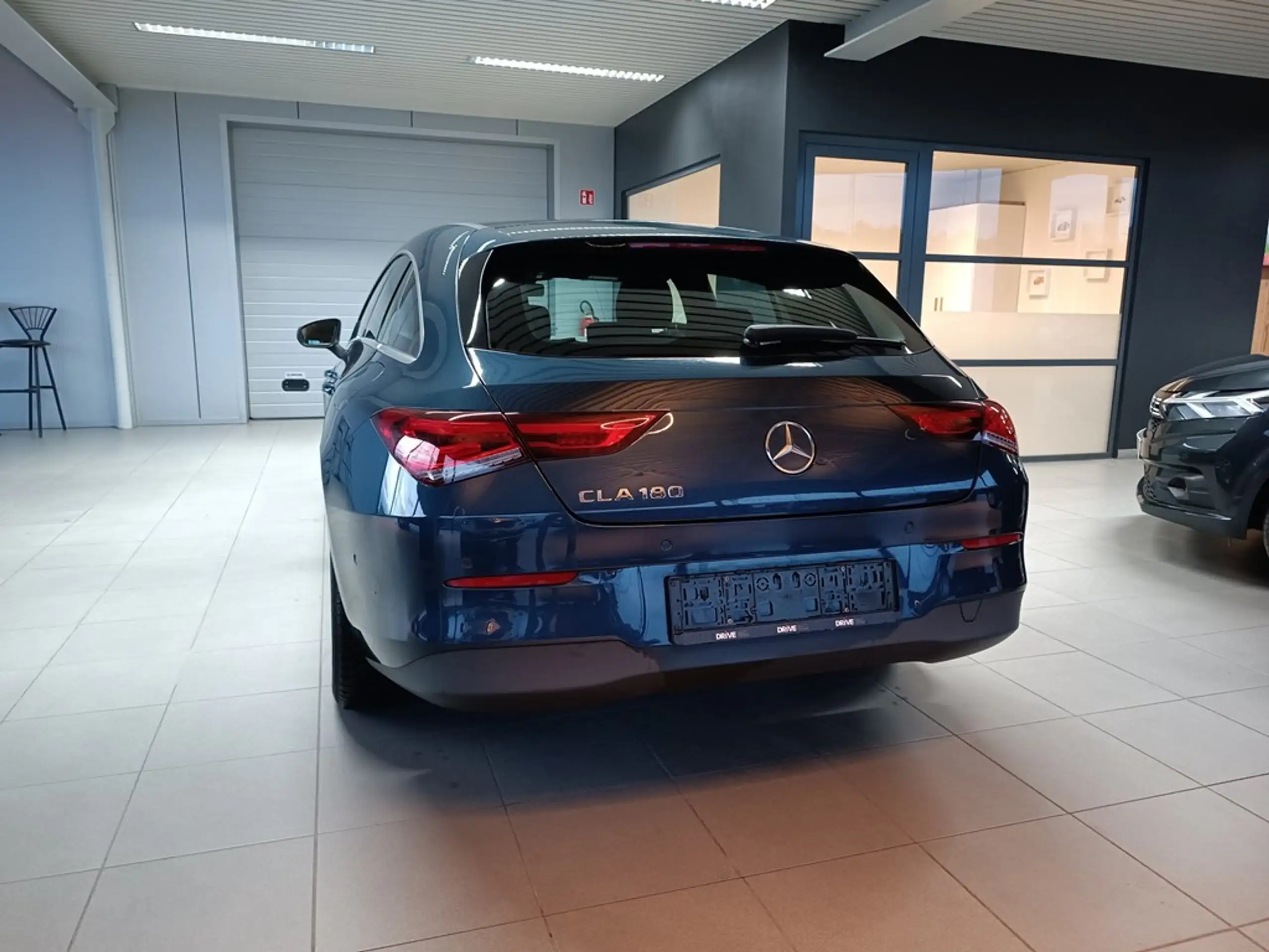 Mercedes-Benz - CLA 180