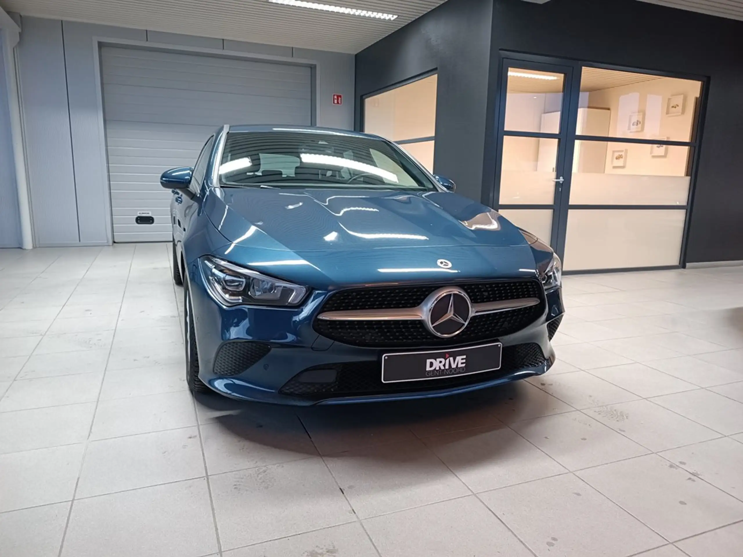 Mercedes-Benz - CLA 180