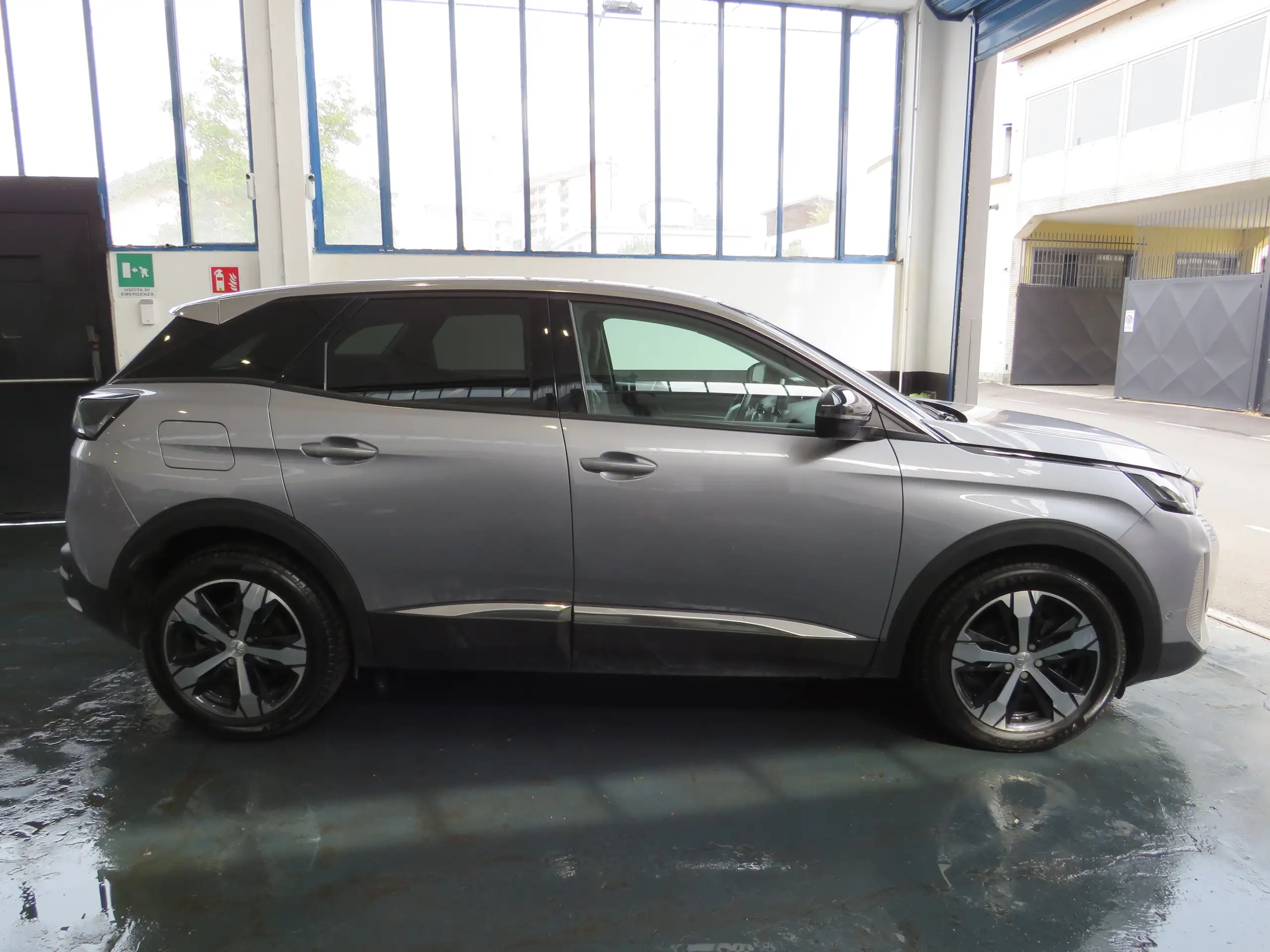 Peugeot - 3008