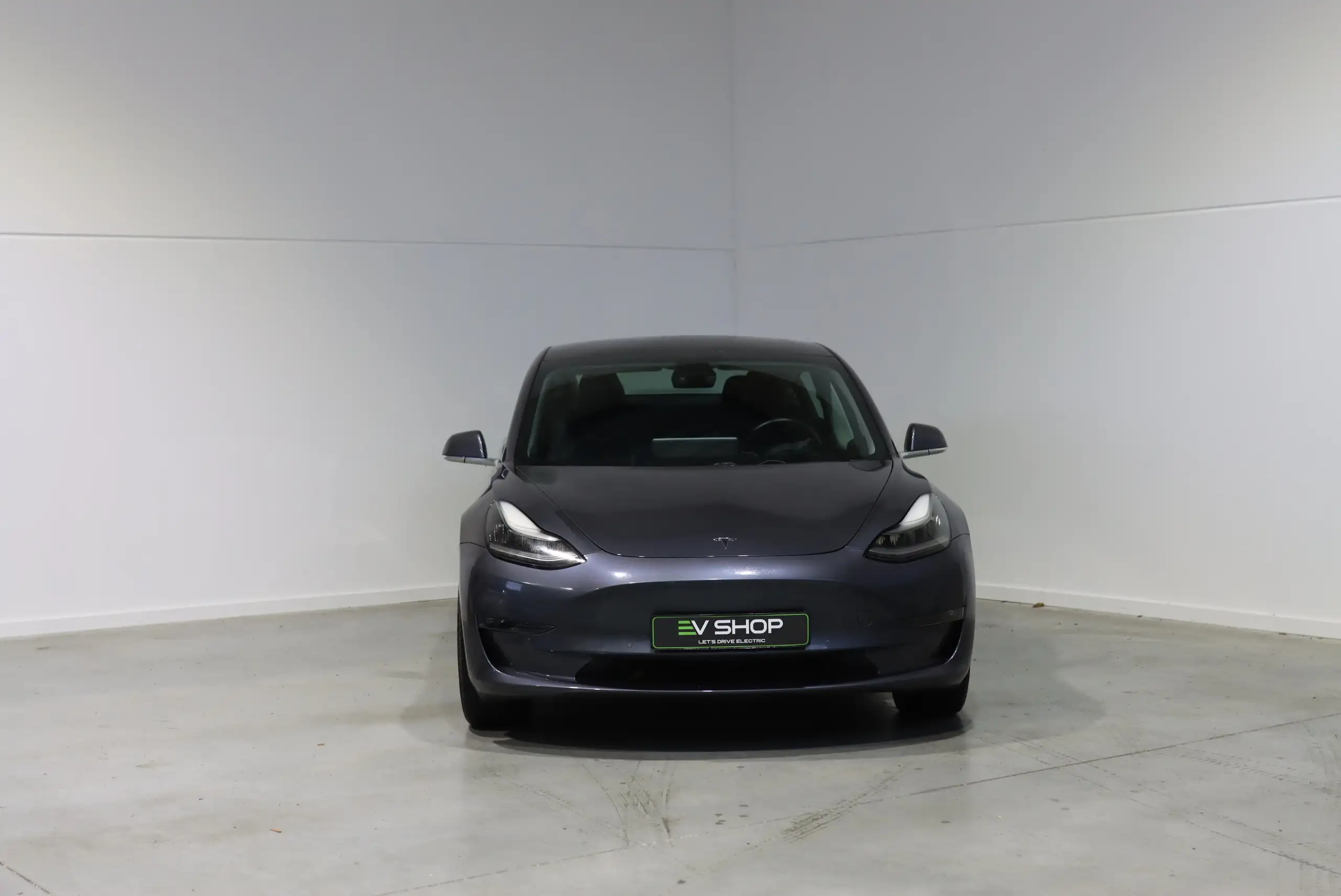 Tesla - Model 3