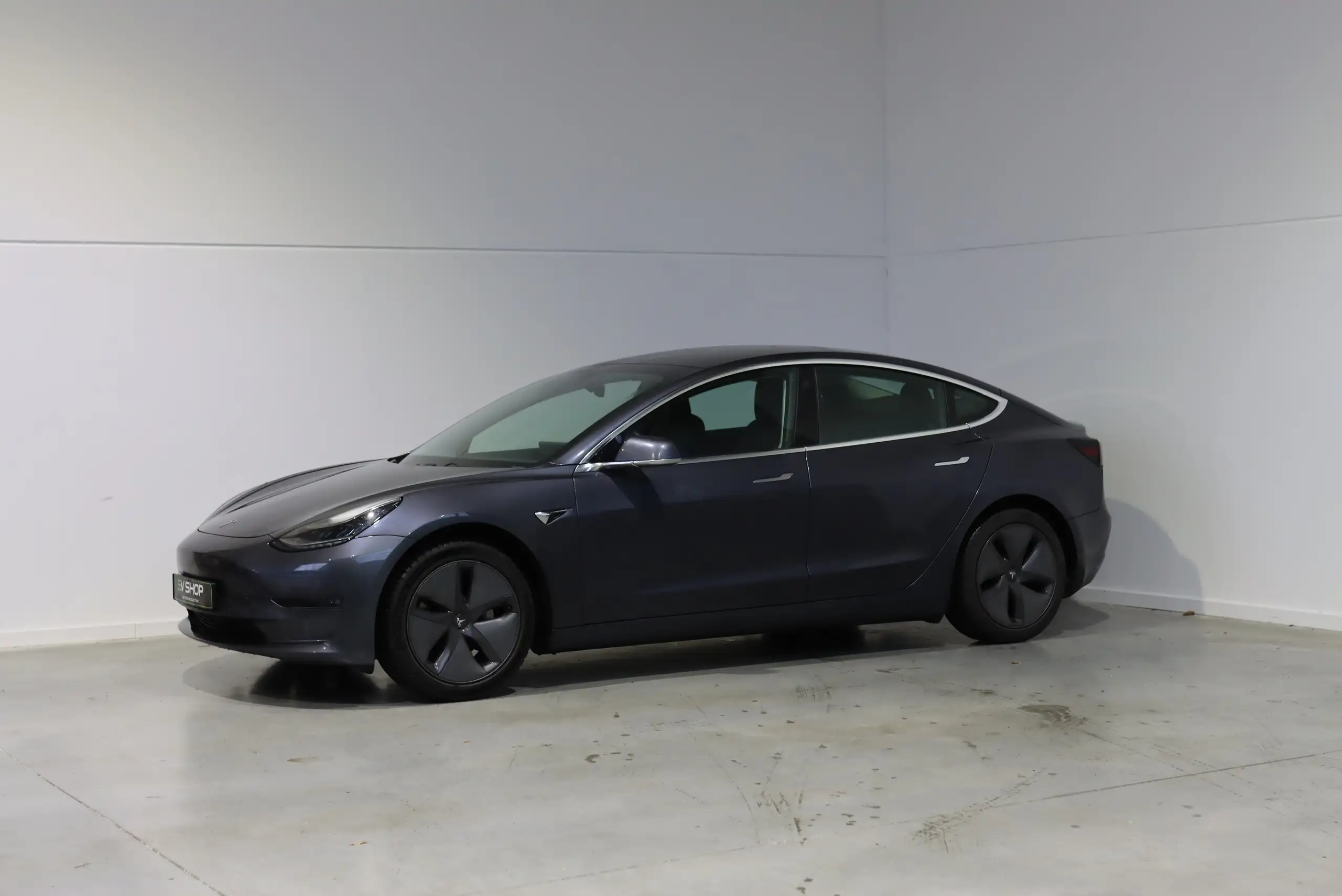 Tesla - Model 3