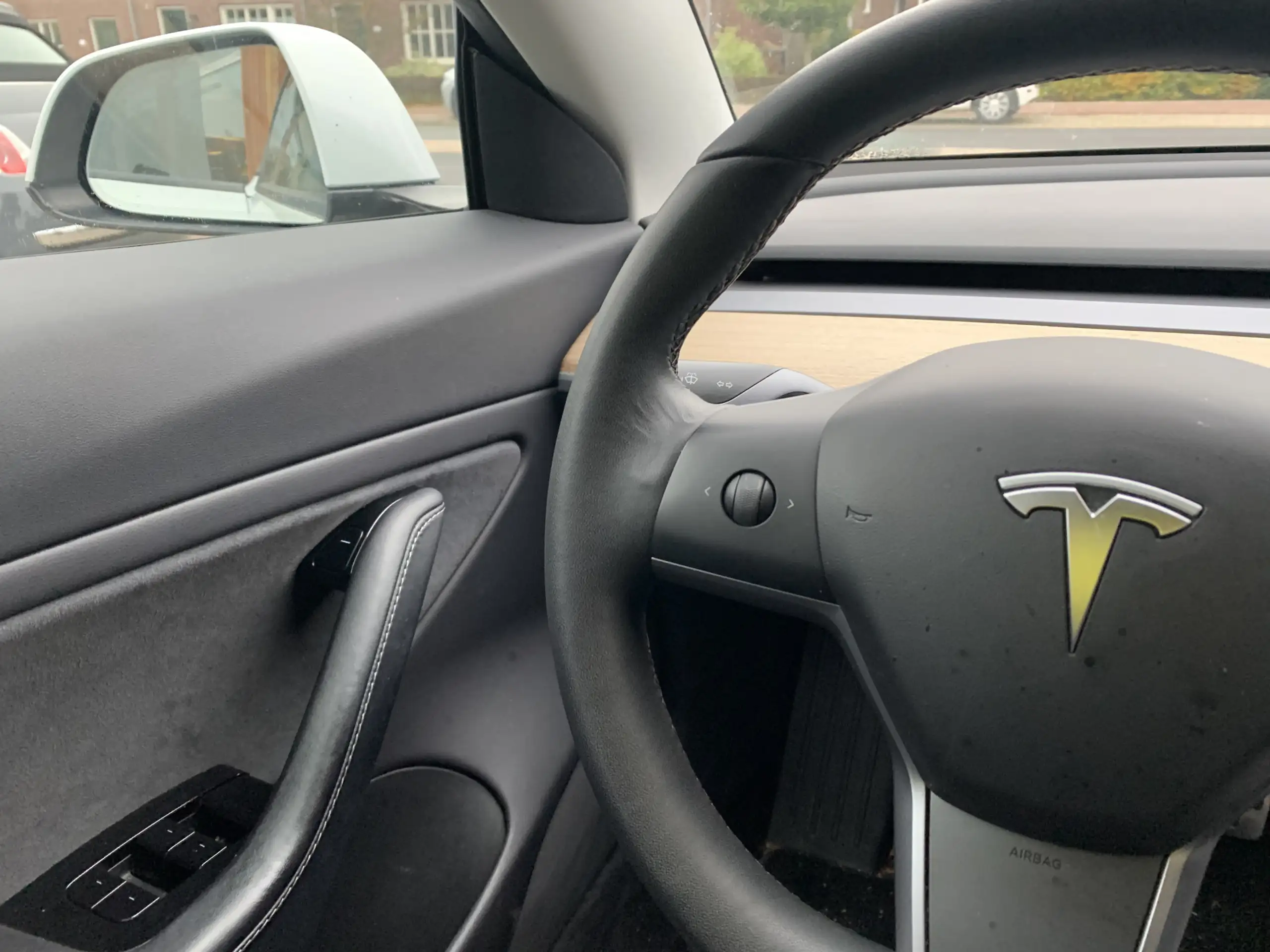 Tesla - Model 3