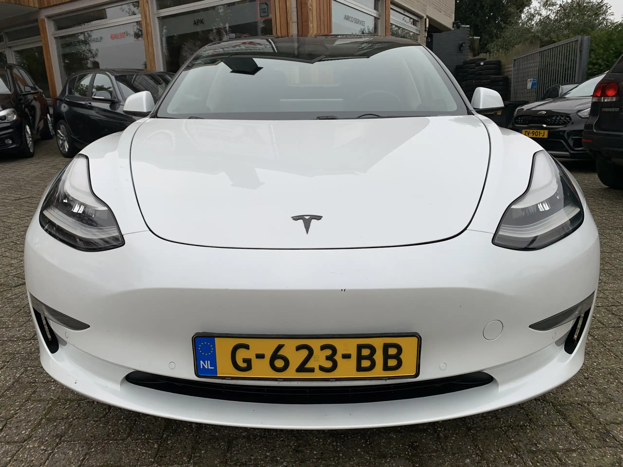 Tesla - Model 3