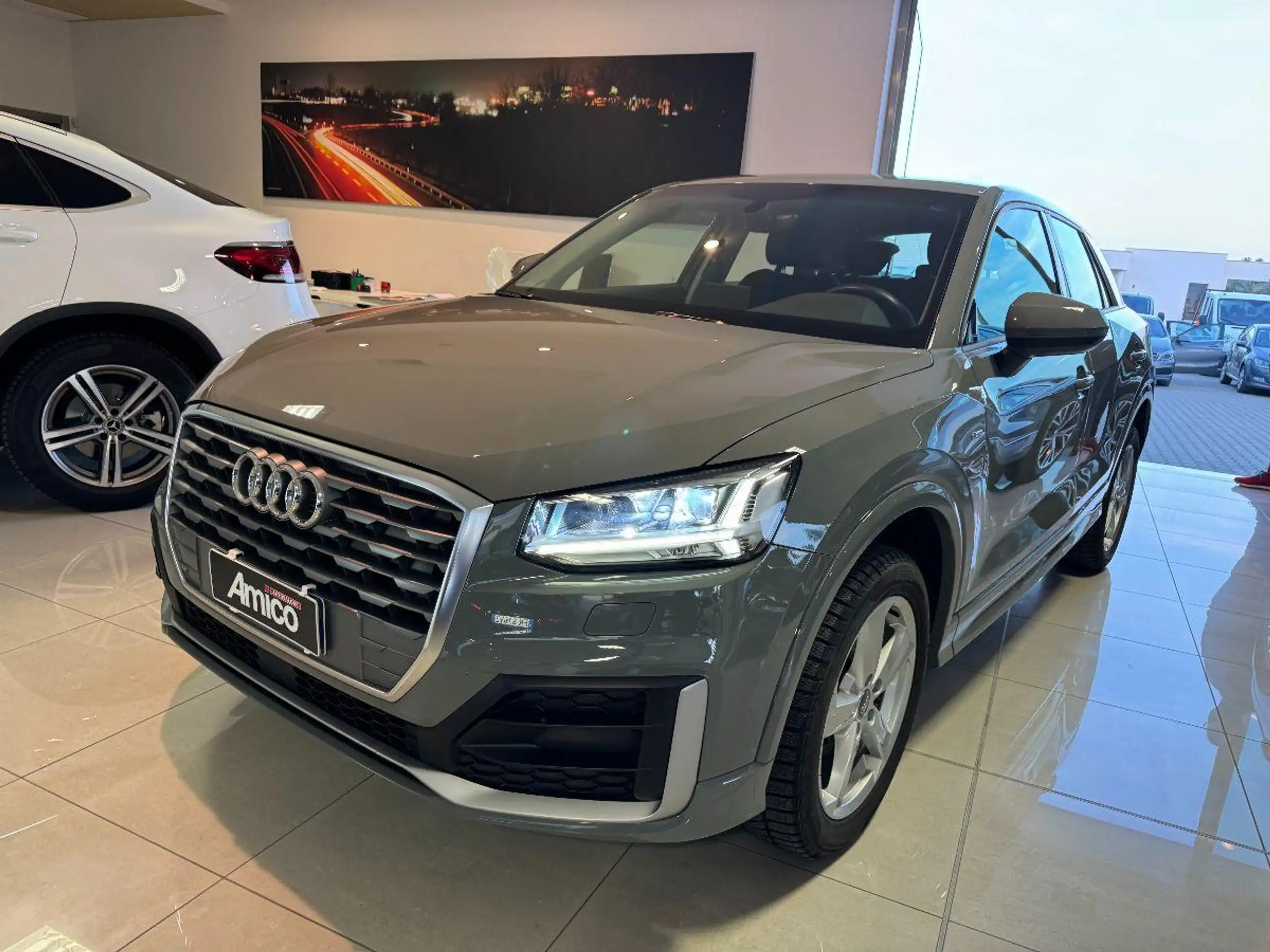 Audi - Q2