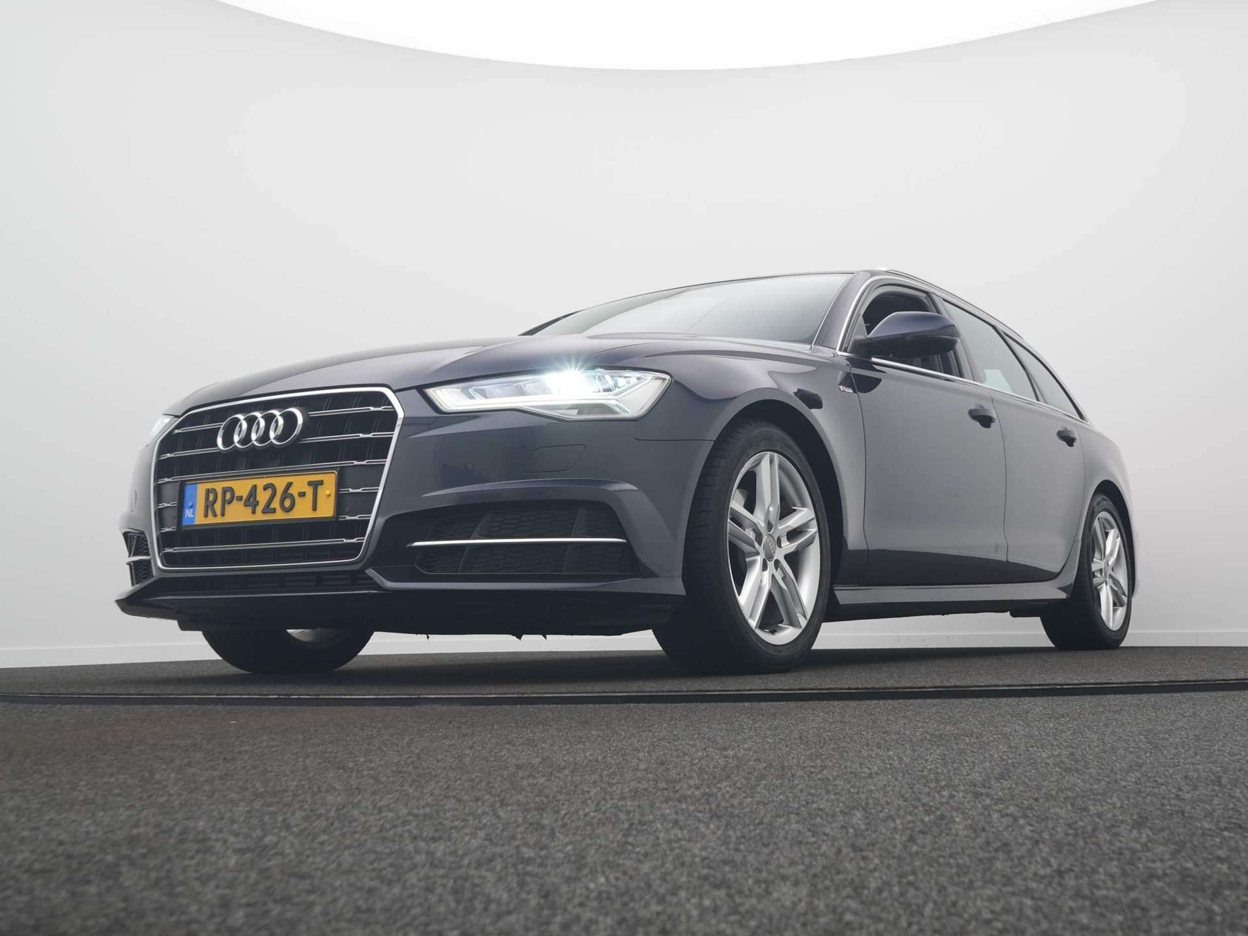 Audi - A6