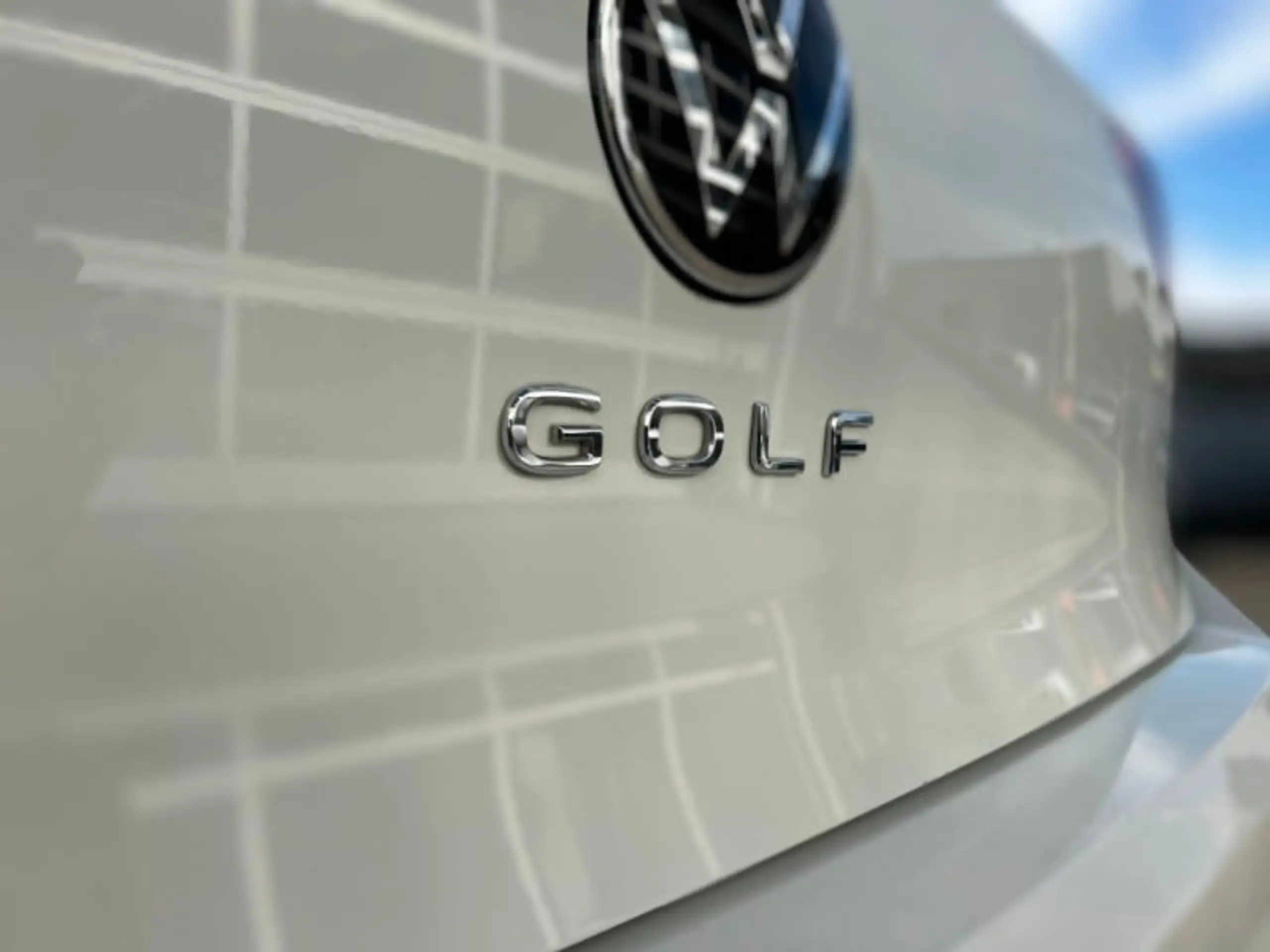 Volkswagen - Golf