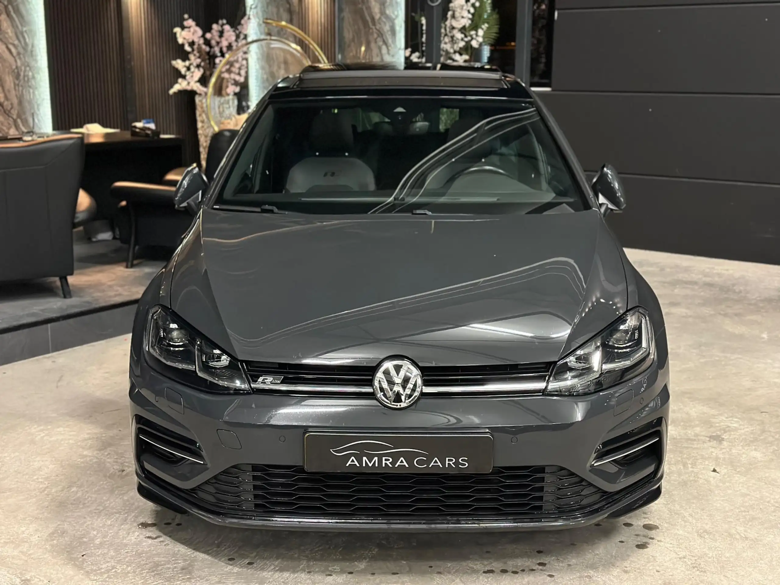 Volkswagen - Golf