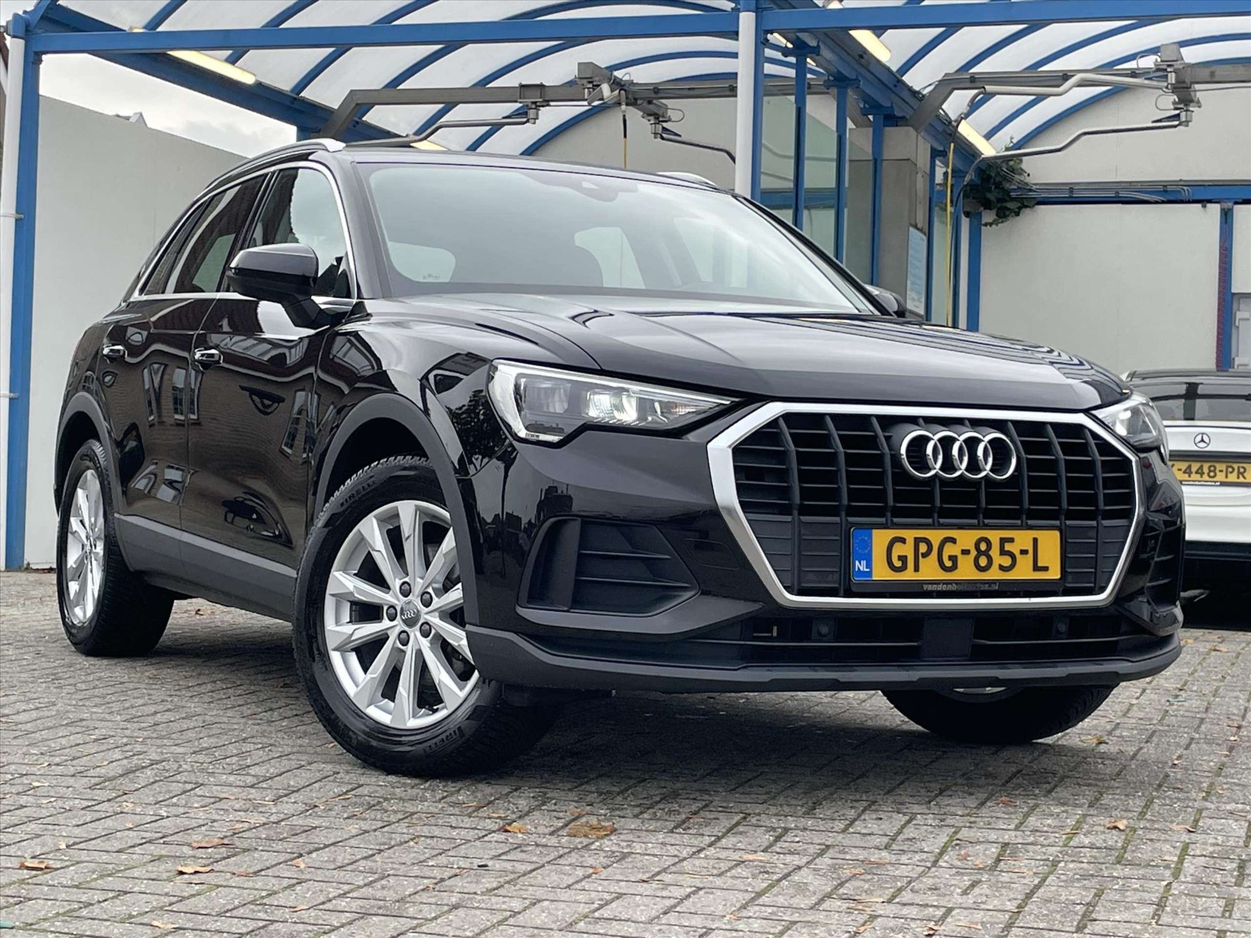 Audi - Q3