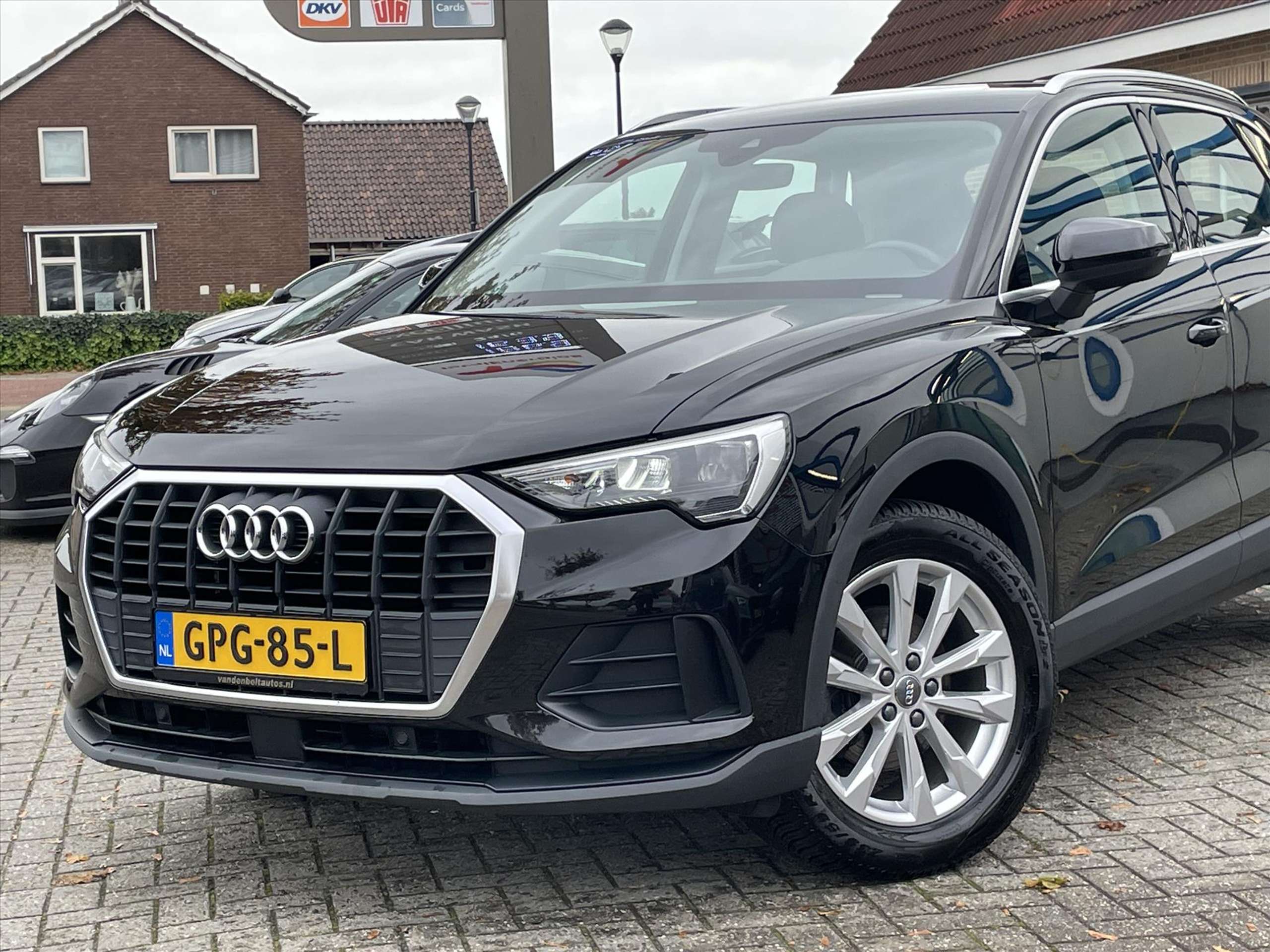 Audi - Q3