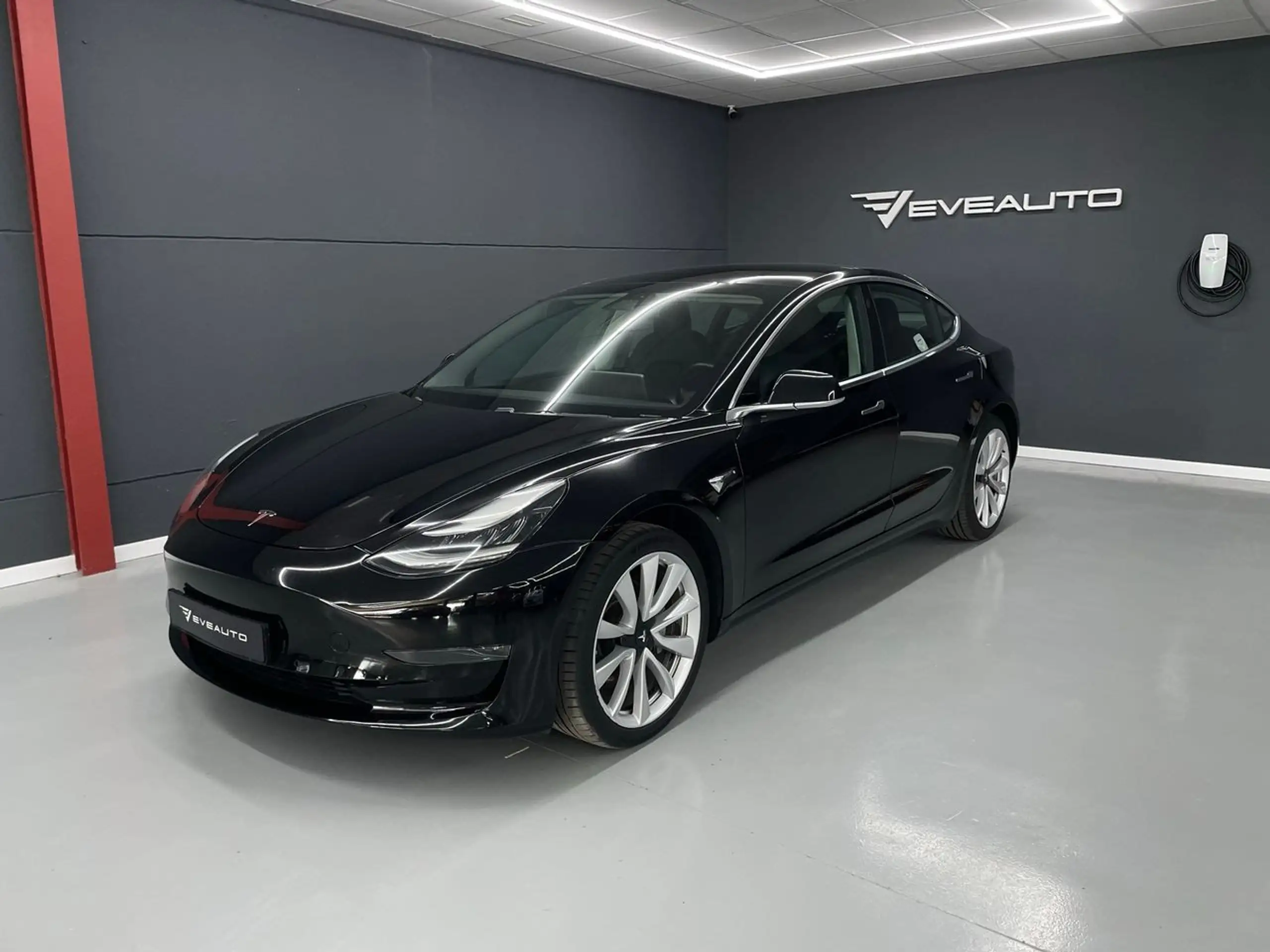 Tesla - Model 3