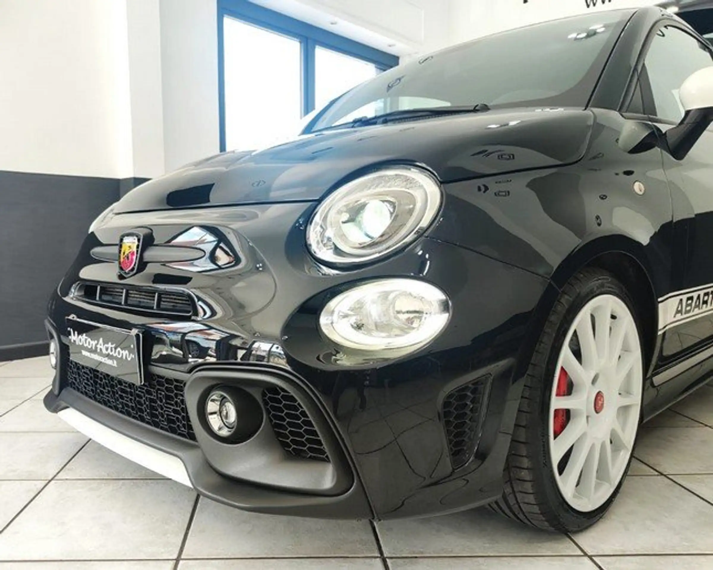 Abarth - 695