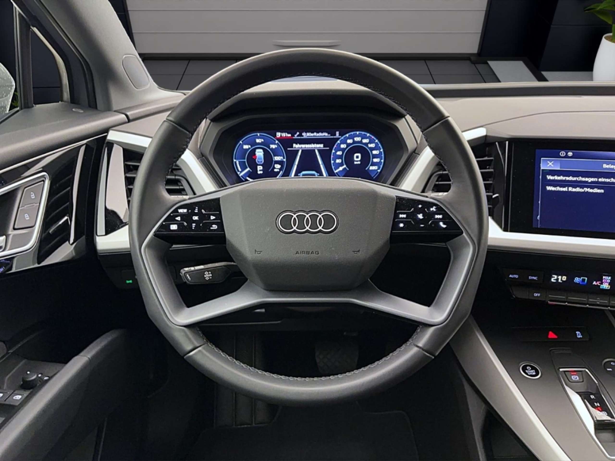 Audi - Q4 e-tron