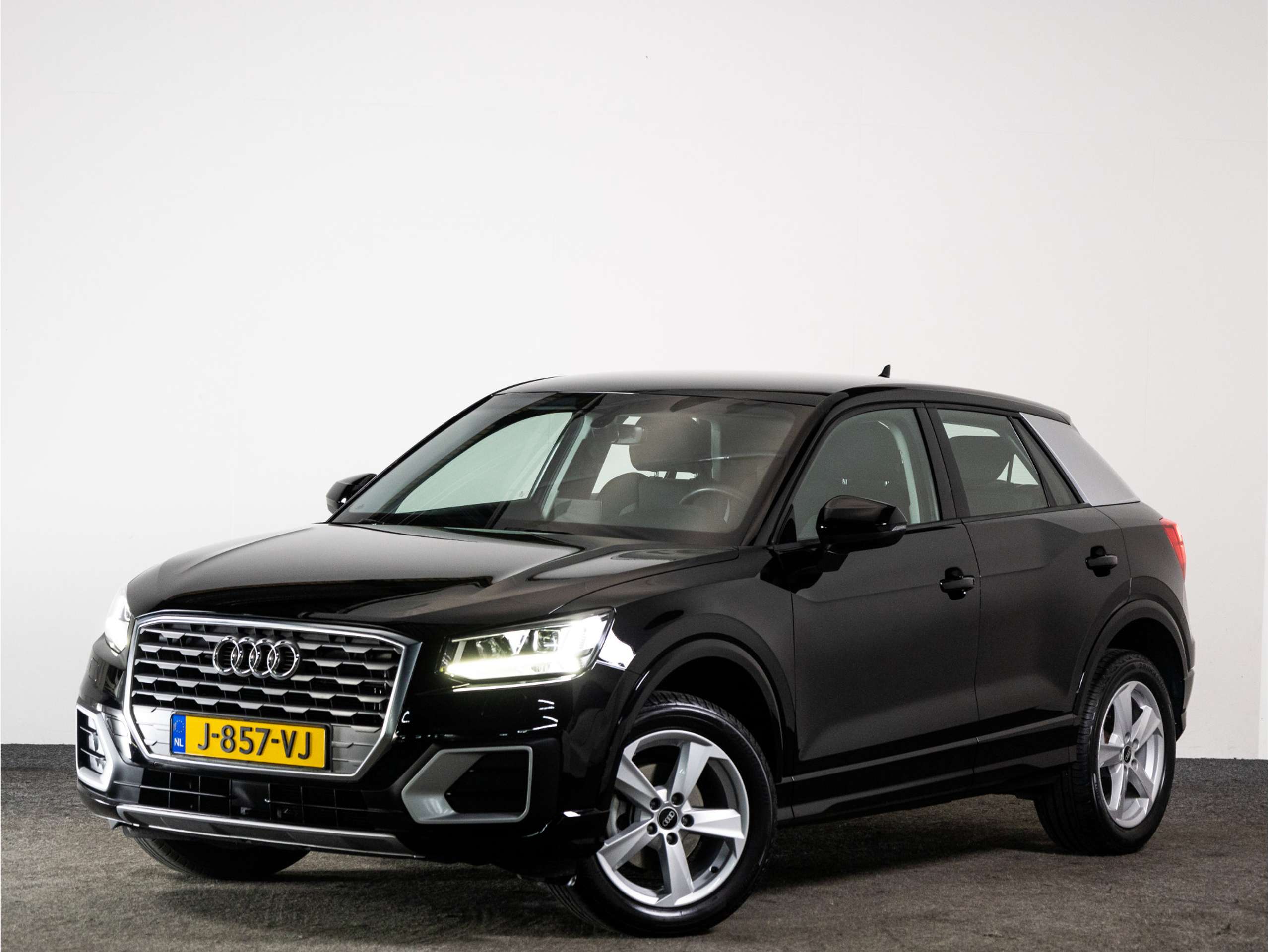 Audi - Q2