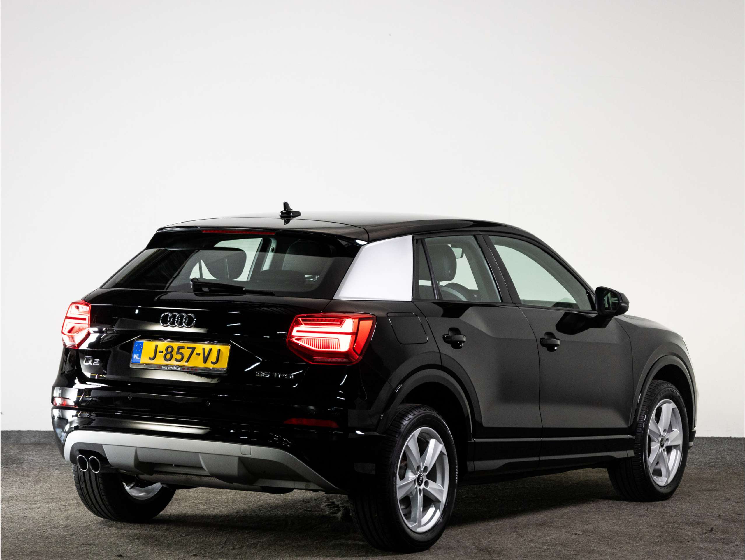 Audi - Q2