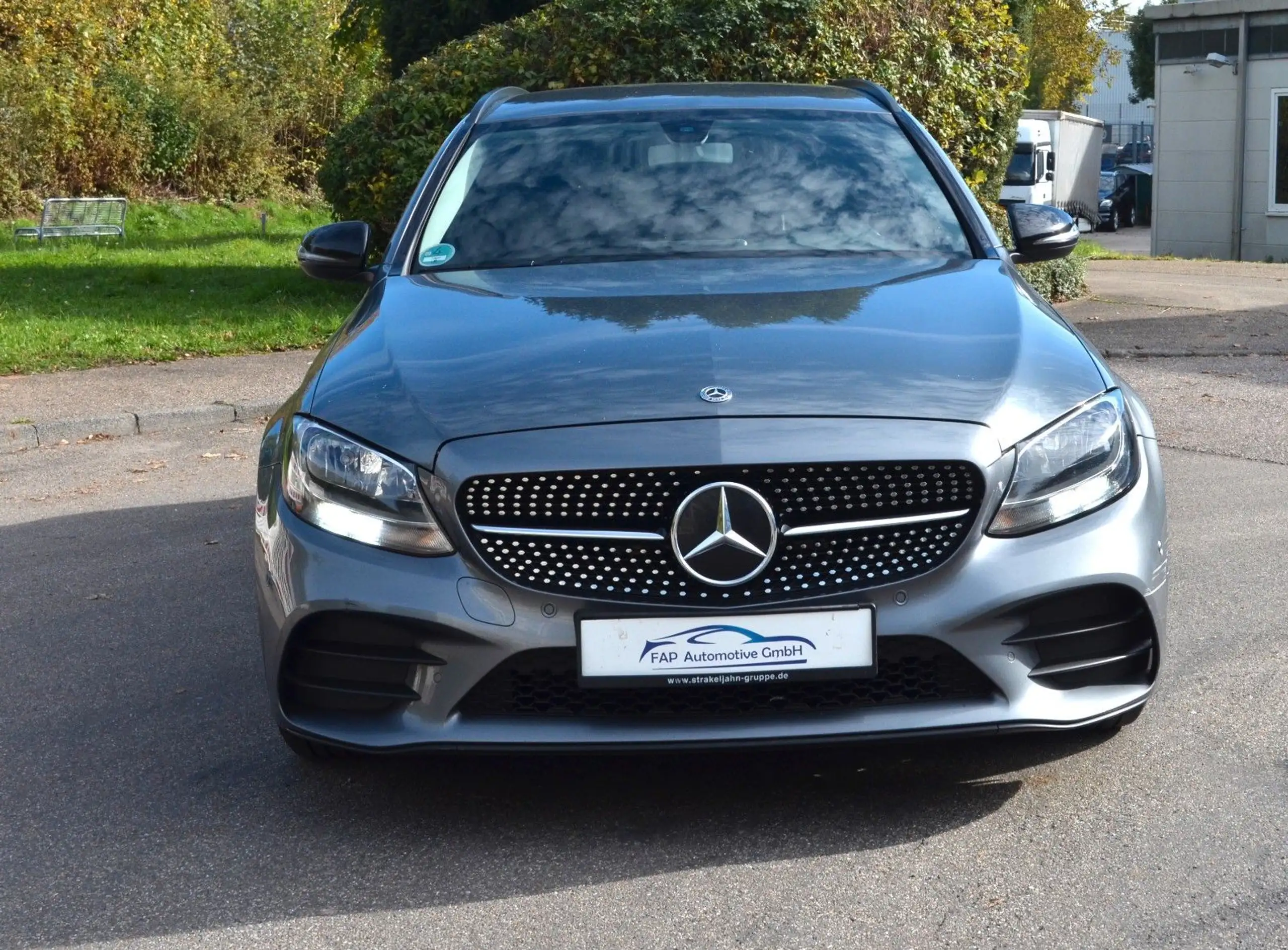 Mercedes-Benz - C 220