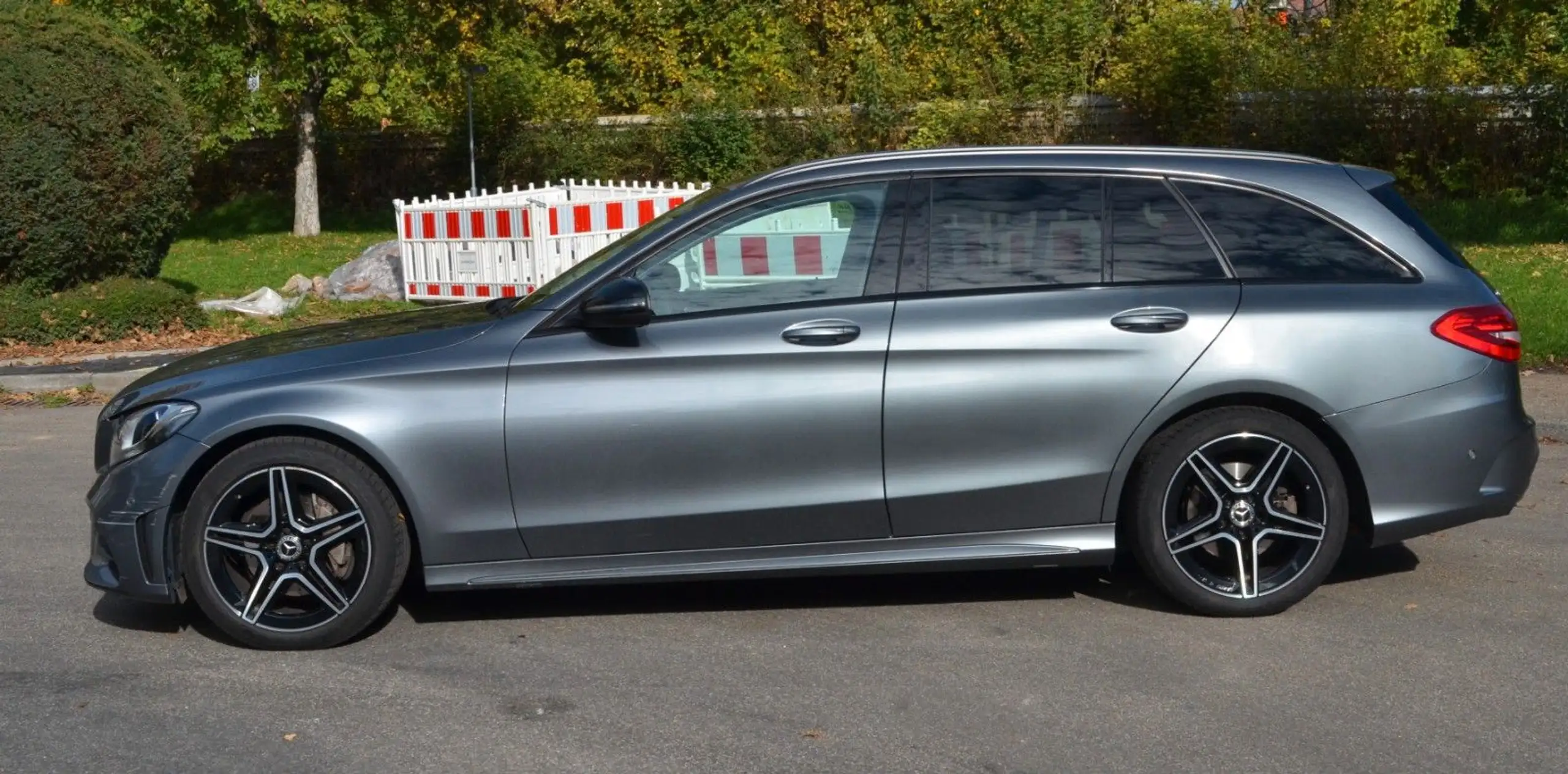 Mercedes-Benz - C 220