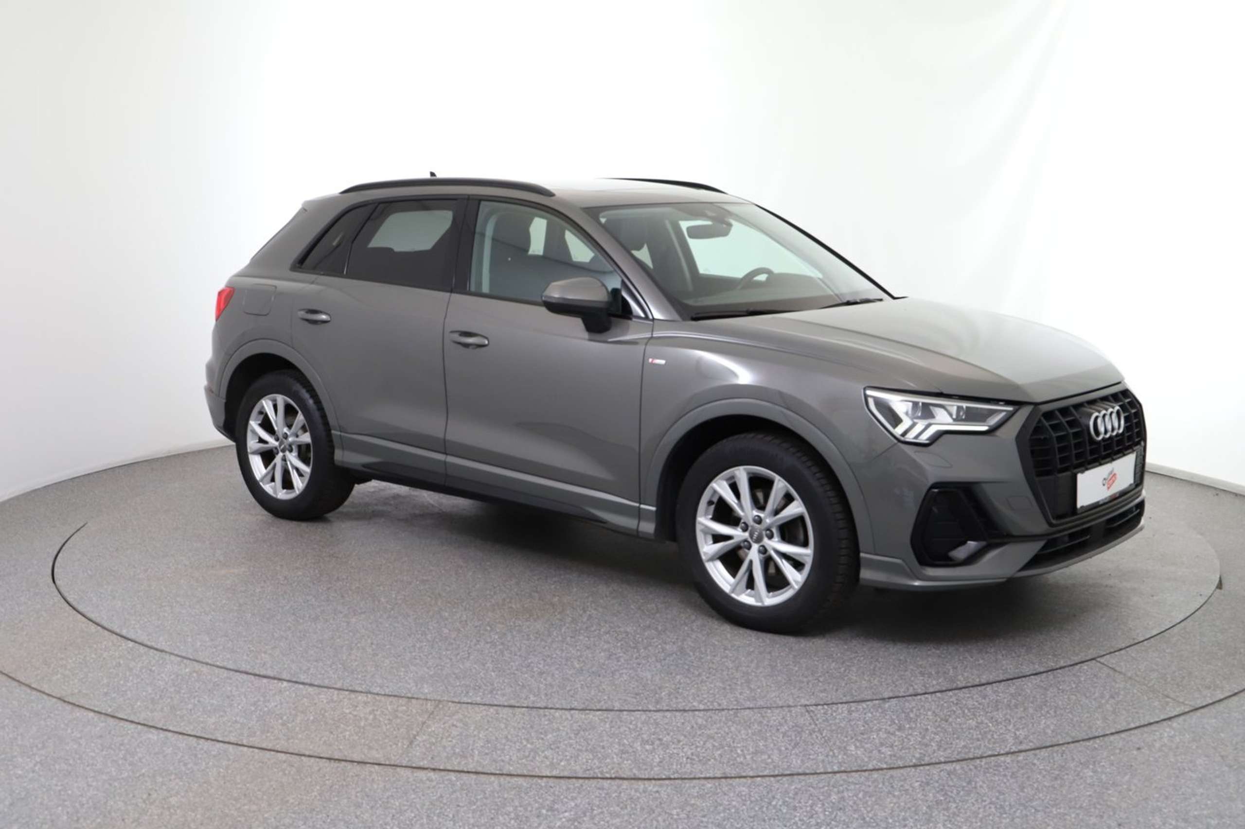 Audi - Q3