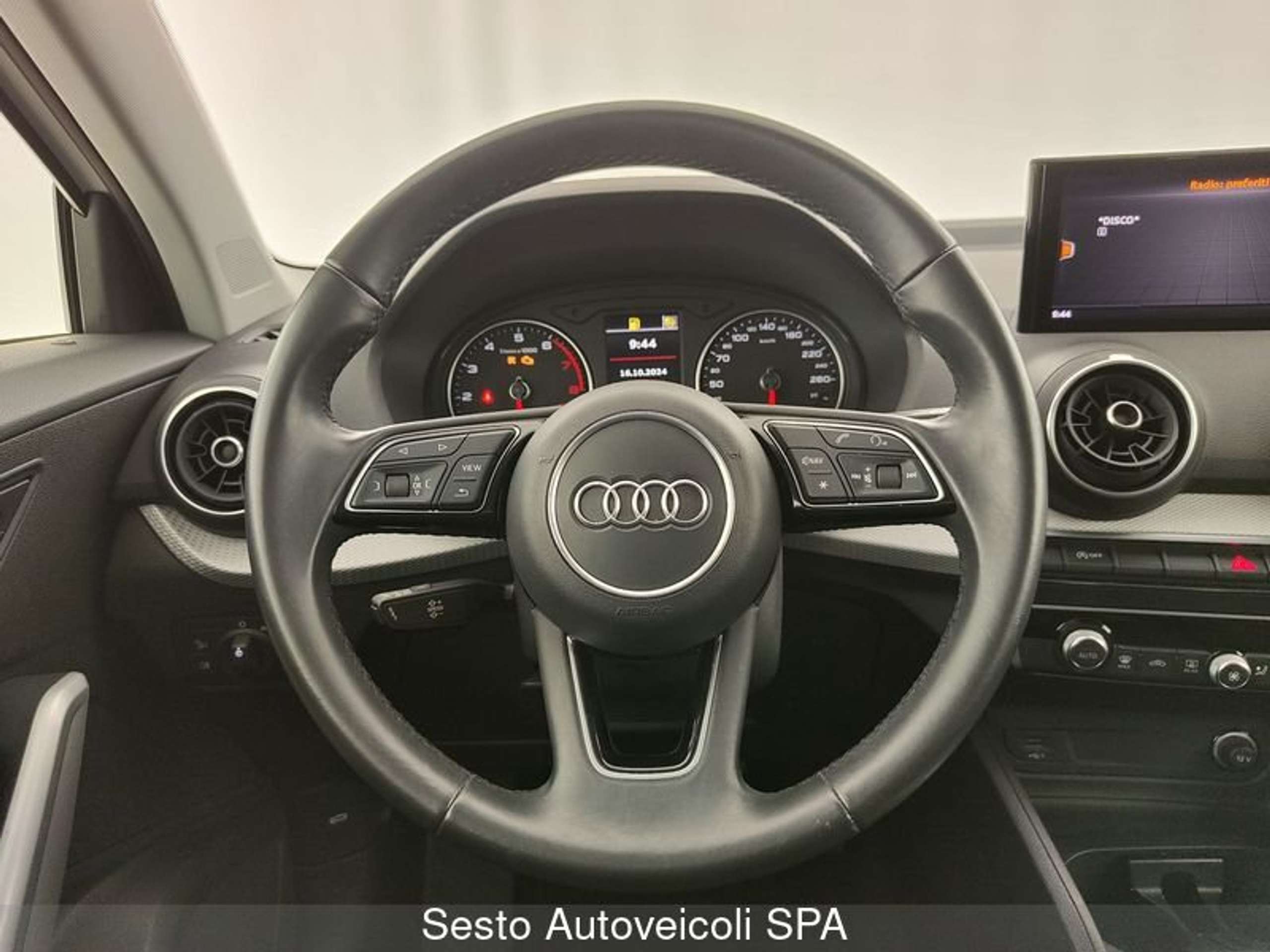 Audi - Q2