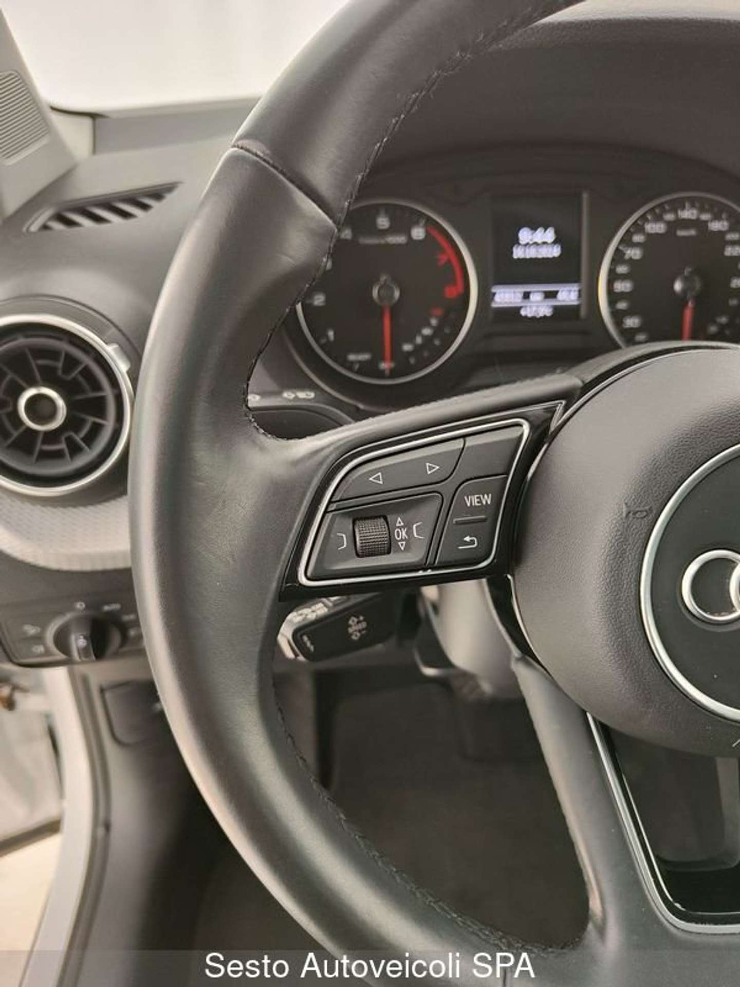 Audi - Q2