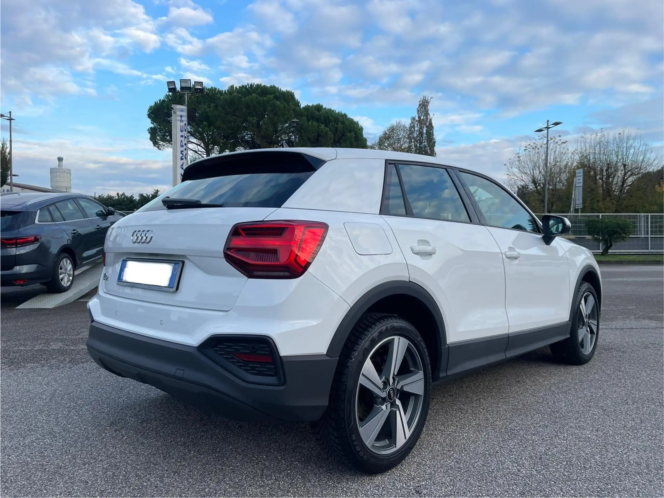 Audi - Q2