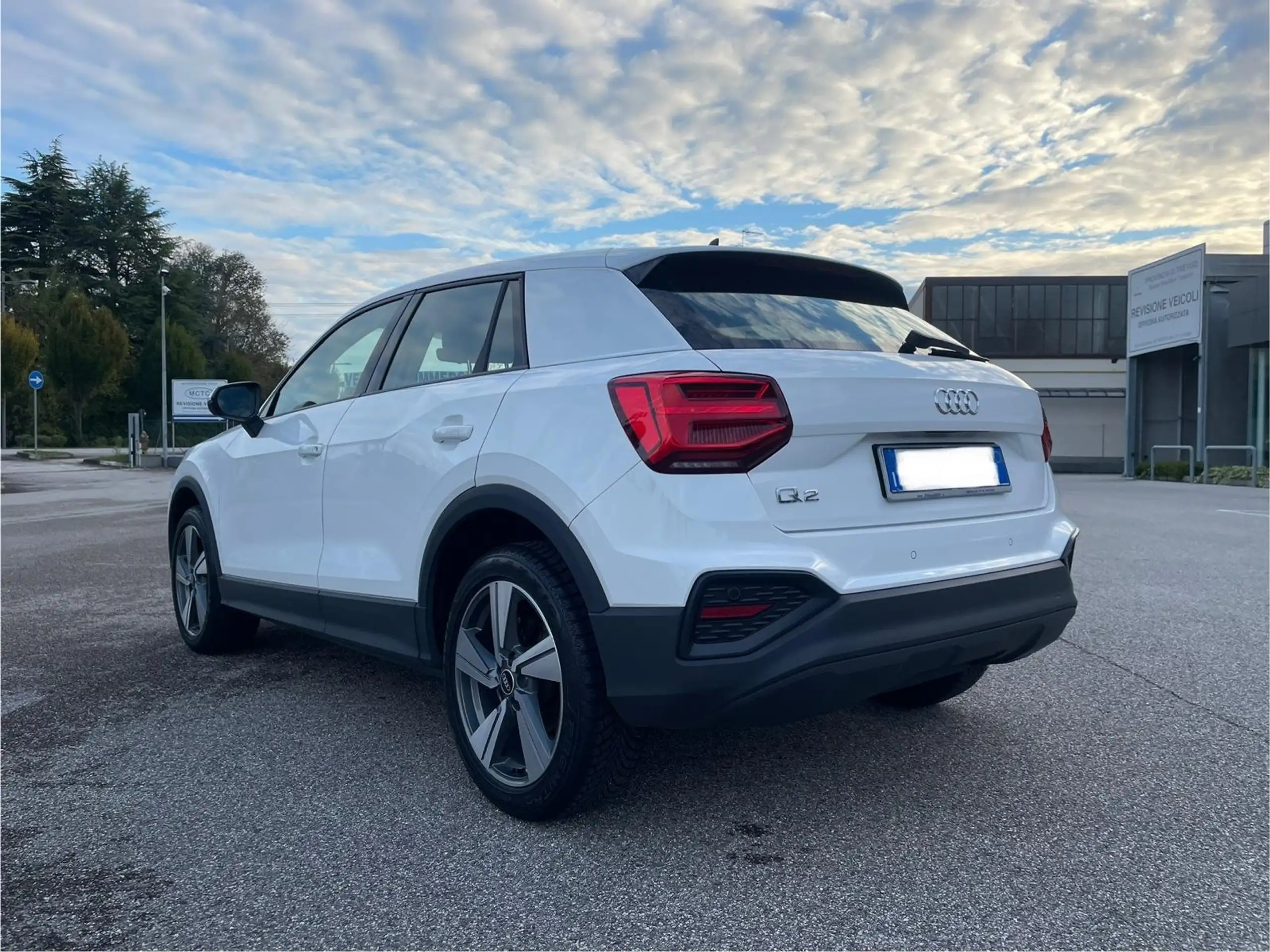 Audi - Q2