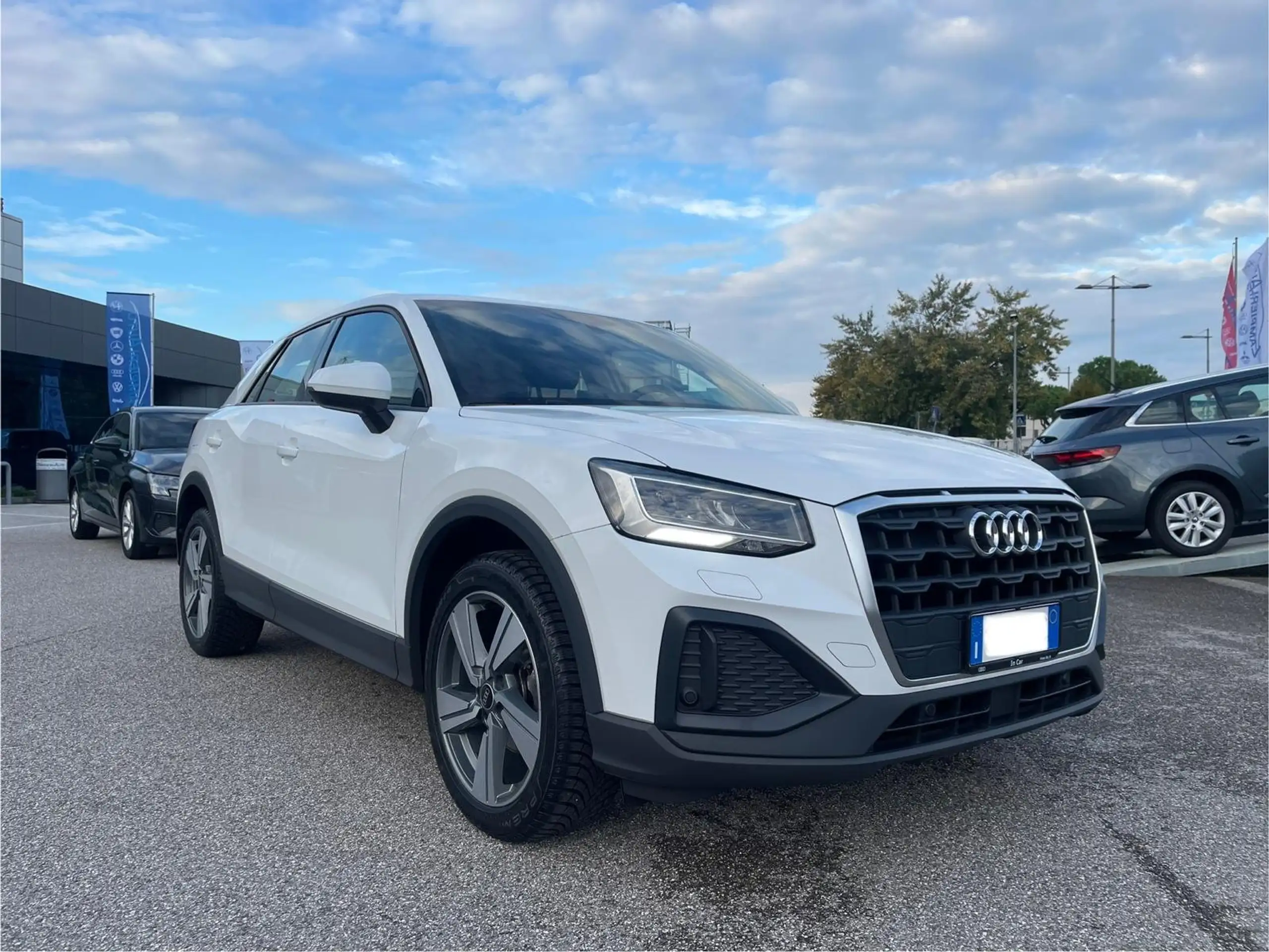 Audi - Q2