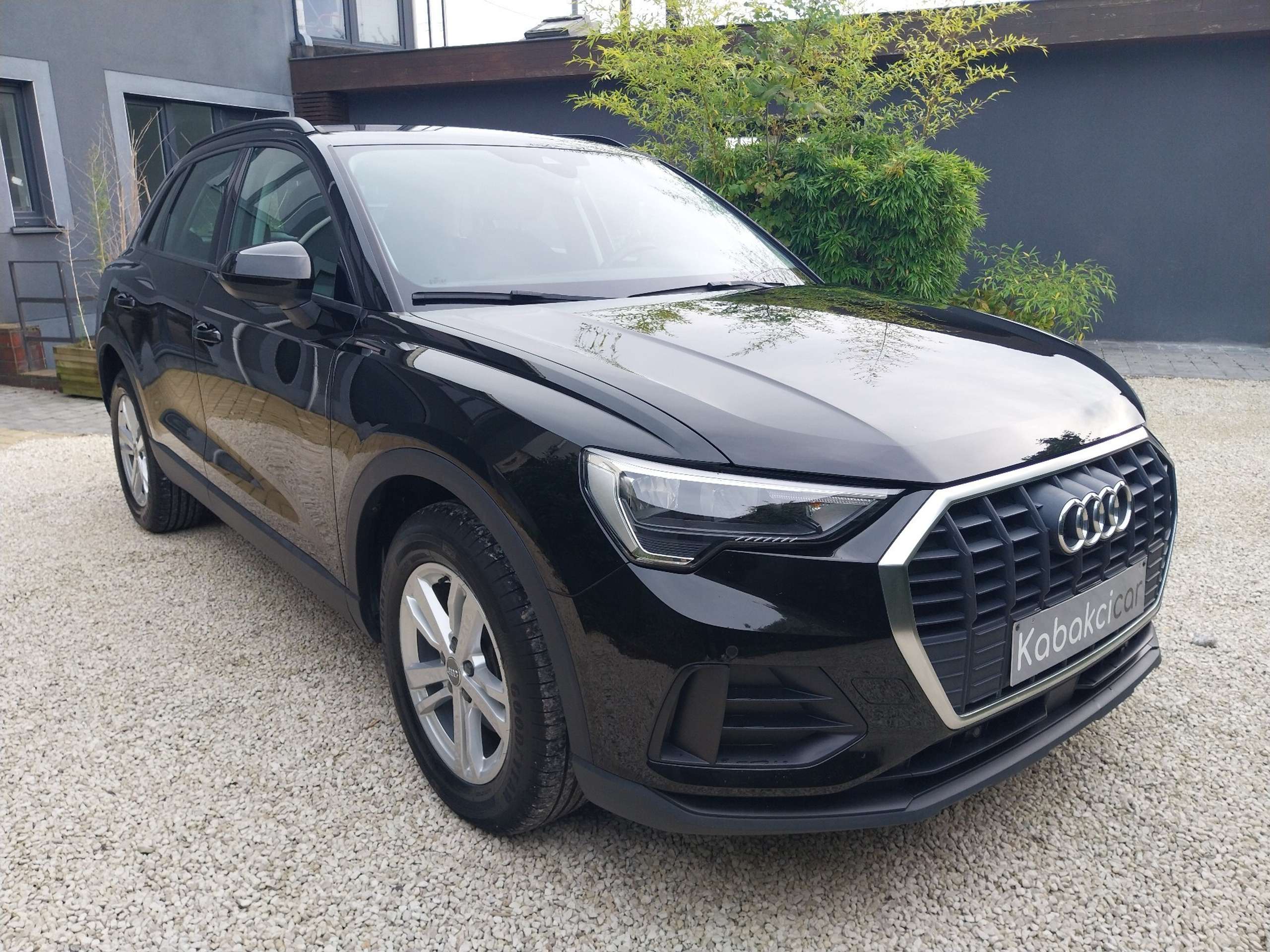 Audi - Q3