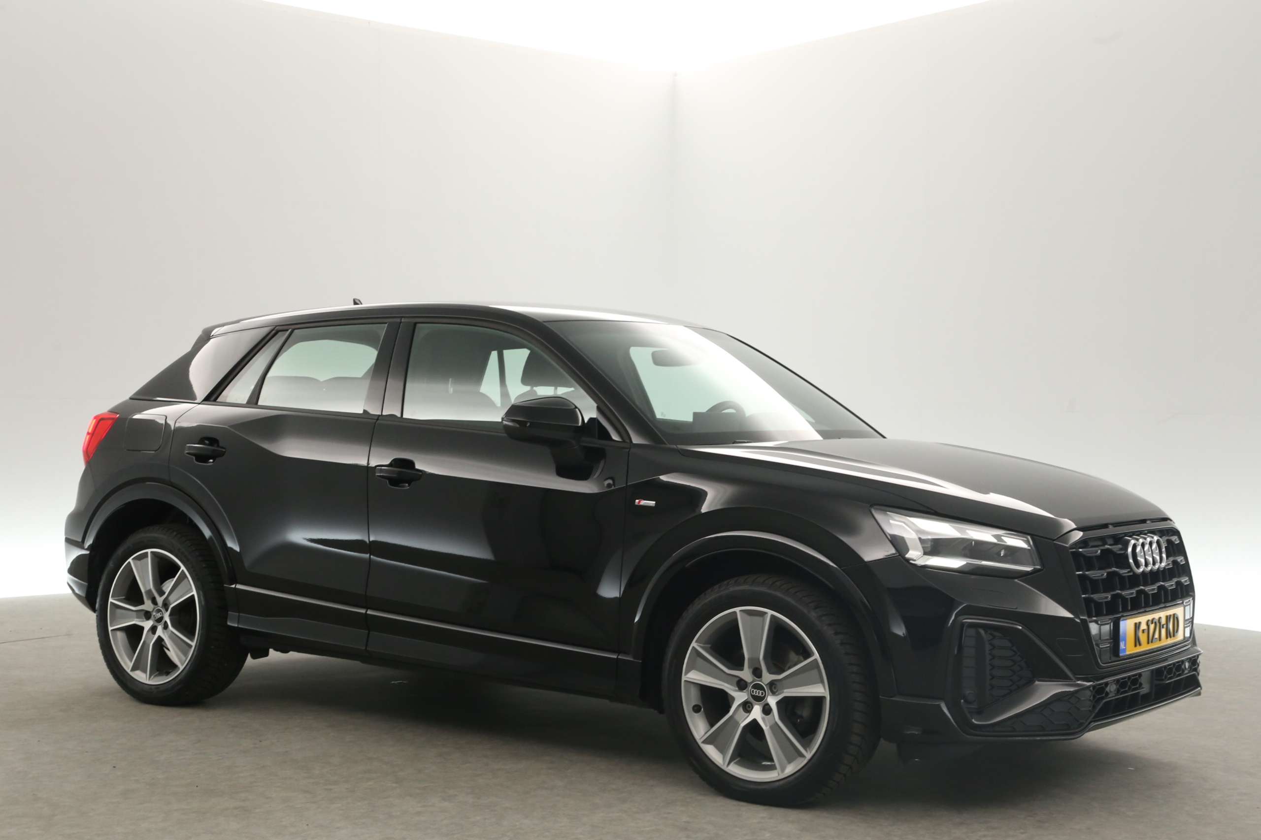 Audi - Q2