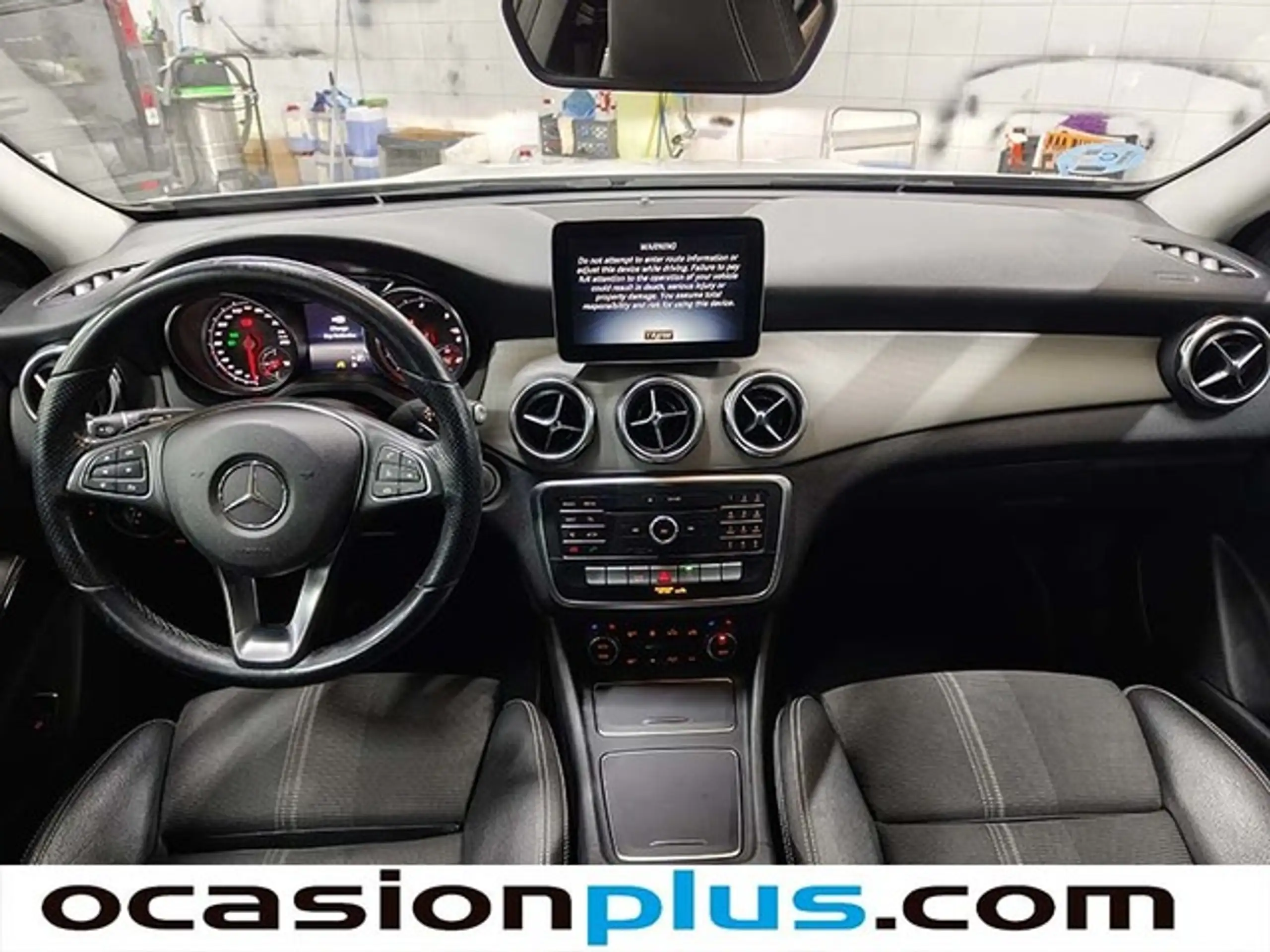 Mercedes-Benz - GLA 200