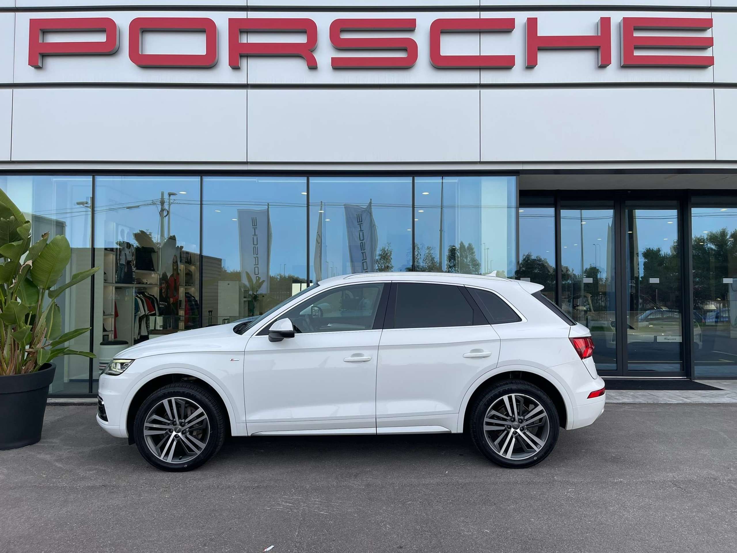 Audi - Q5