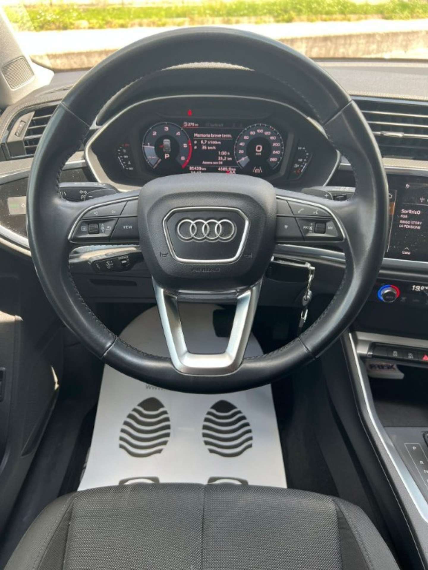 Audi - Q3