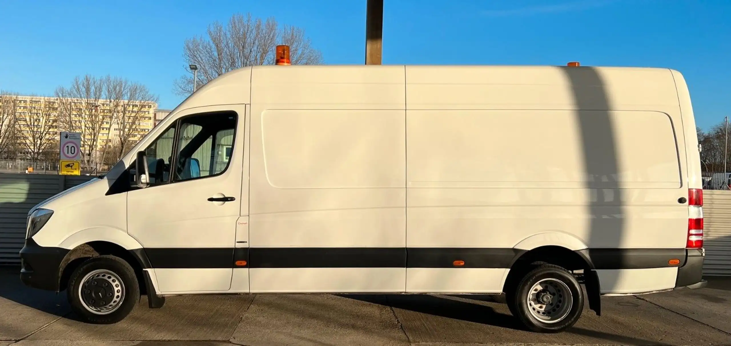 Mercedes-Benz - Sprinter