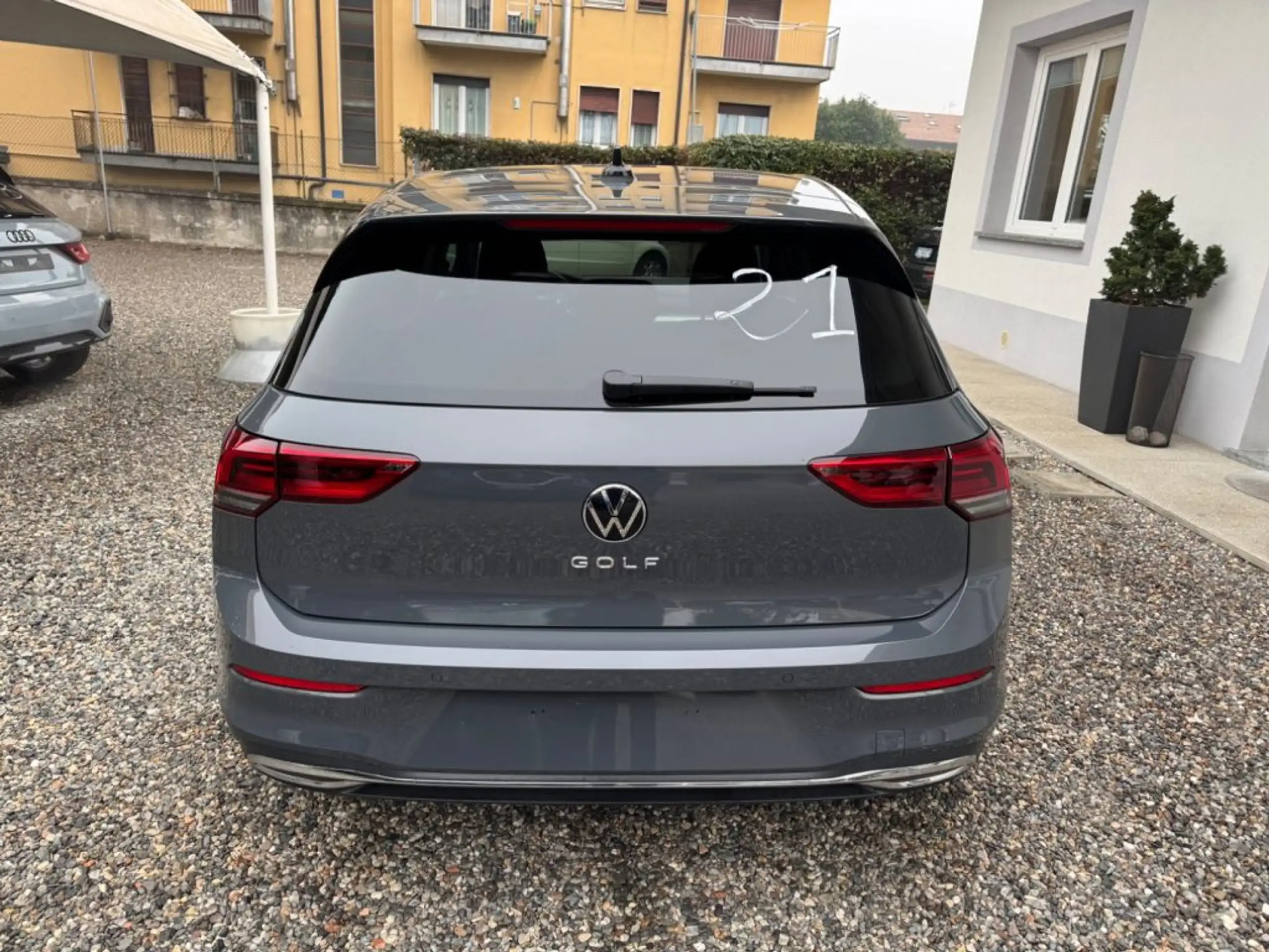 Volkswagen - Golf