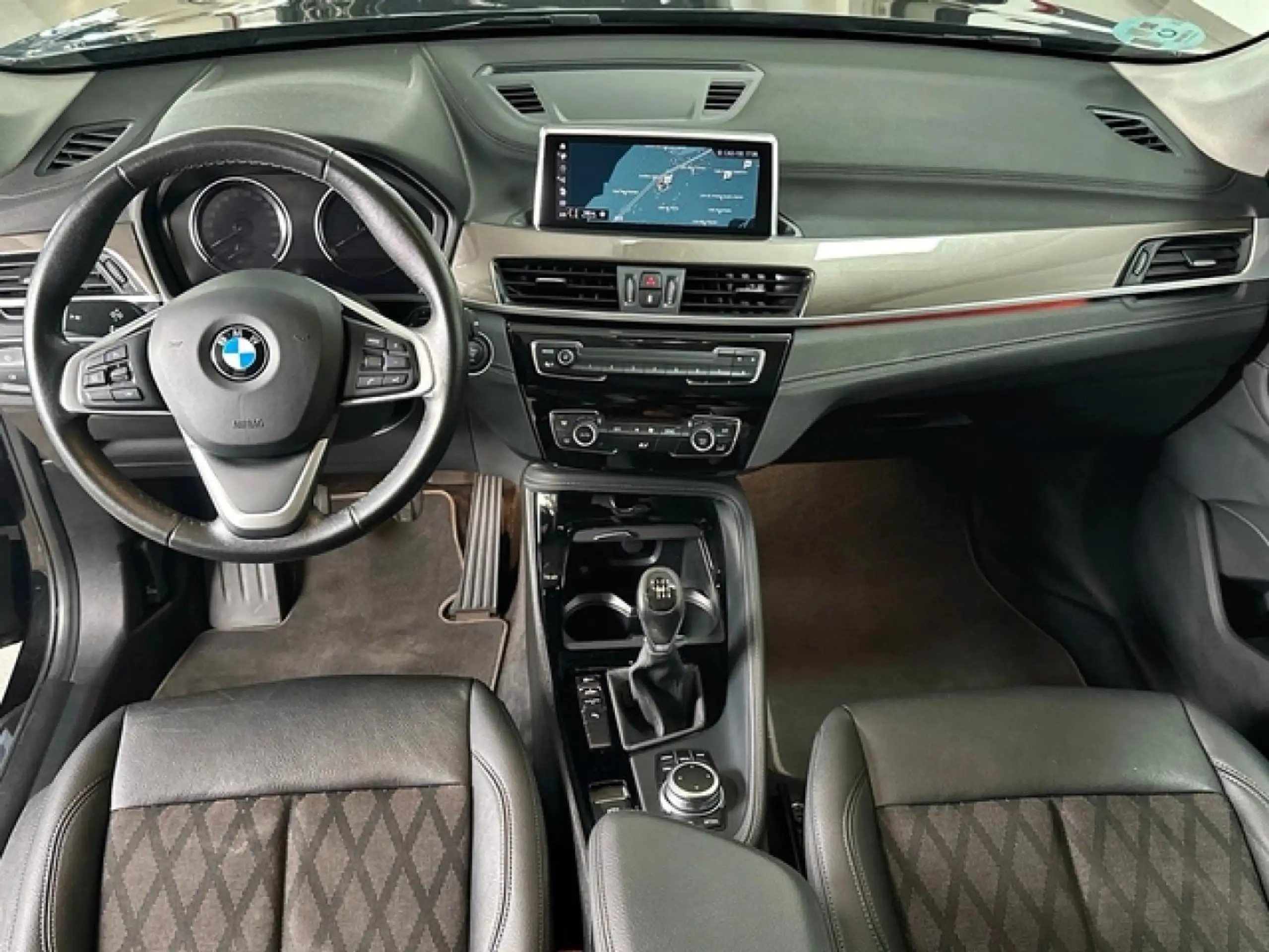 BMW - X1