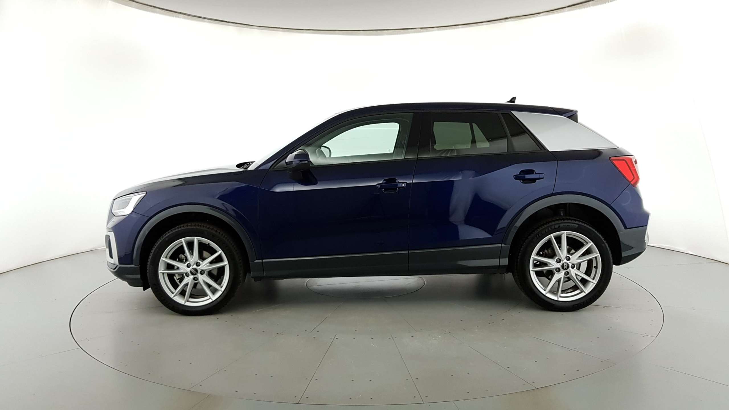 Audi - Q2