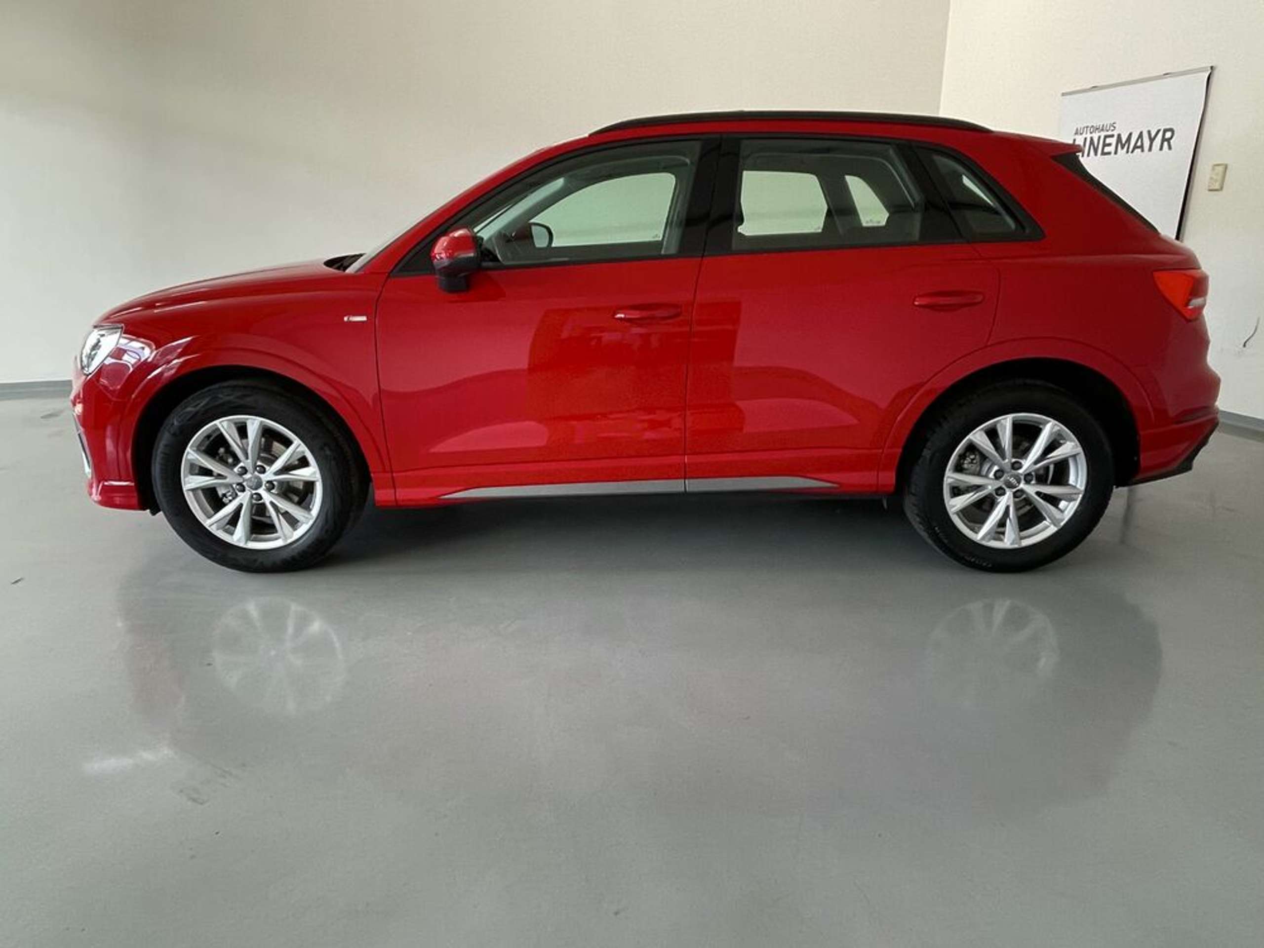 Audi - Q3